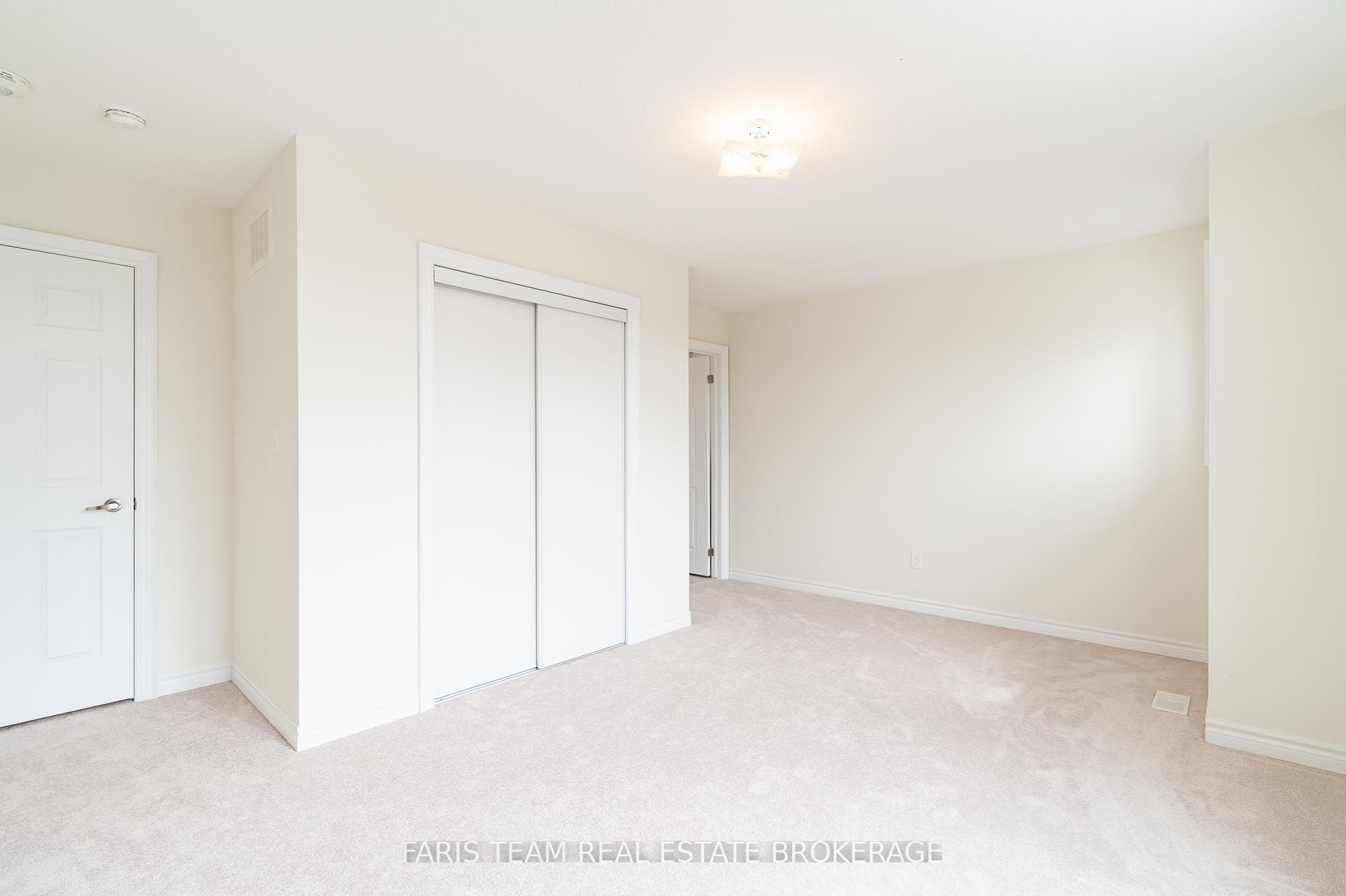 33 Pearl Street Property Photo 29