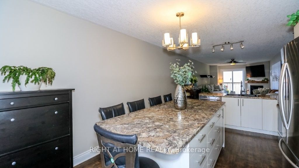 43 Olive Crescent 201 Property Photo 3