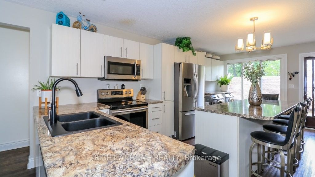 43 Olive Crescent 201 Property Photo 6