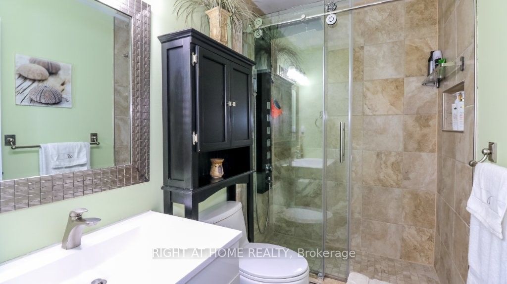 43 Olive Crescent 201 Property Photo 30