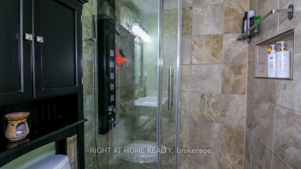 43 Olive Crescent 201 Property Photo 31
