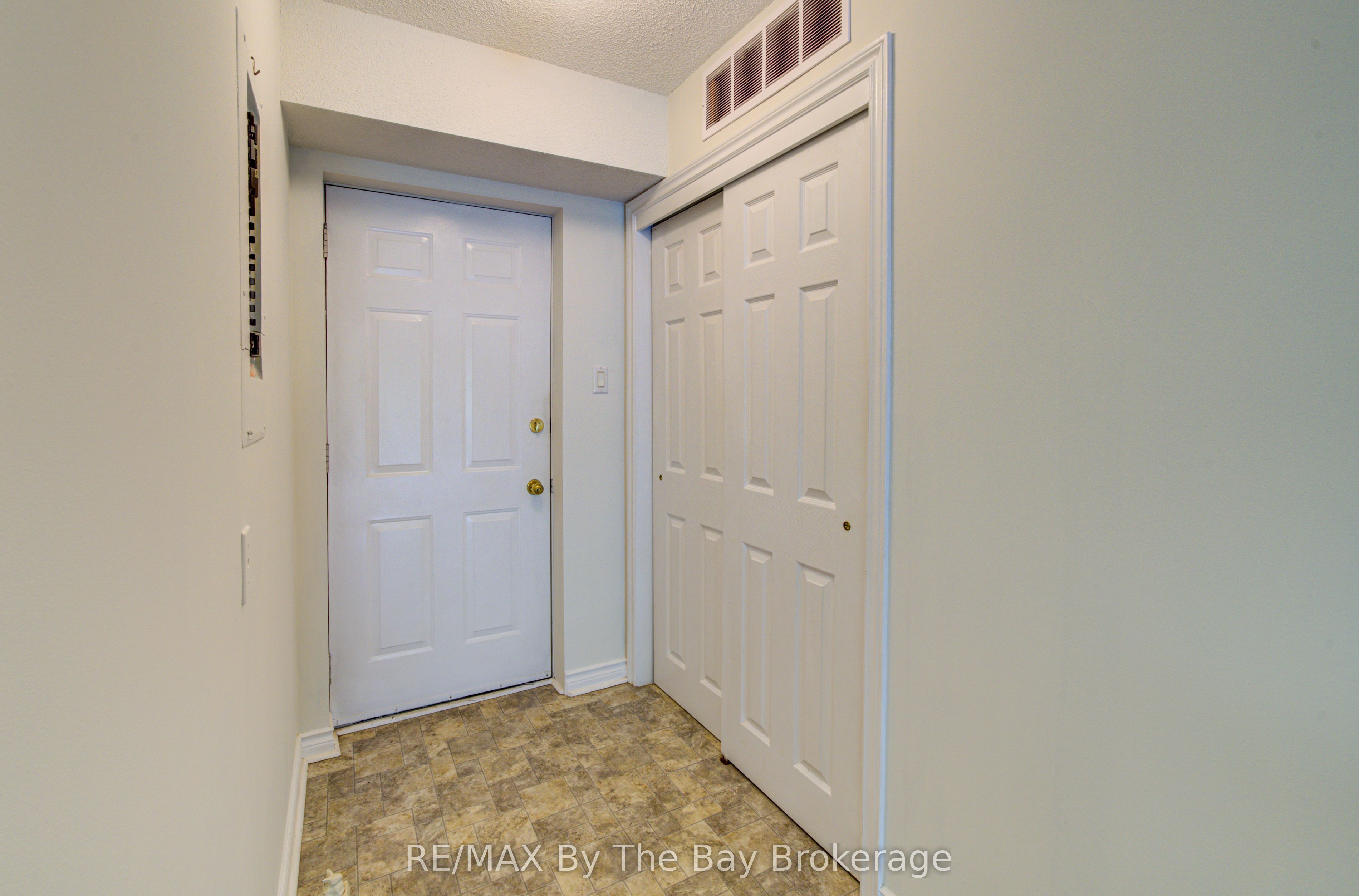 30 Mulligan Lane 8 Property Photo 4
