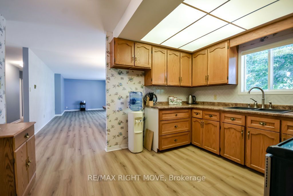 3263 Shoreview Drive Property Photo 11