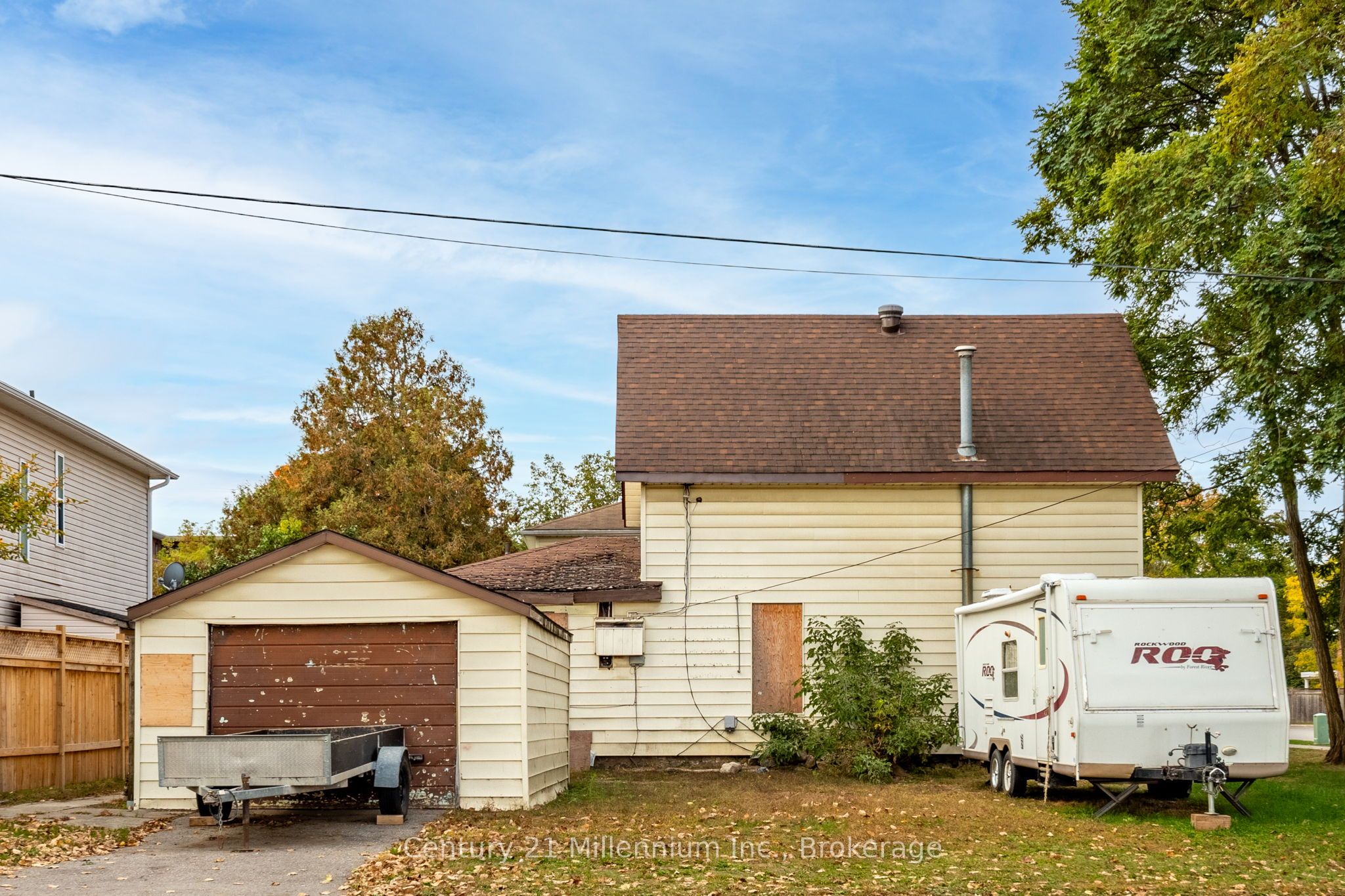 469 Robert Street Property Photo 9