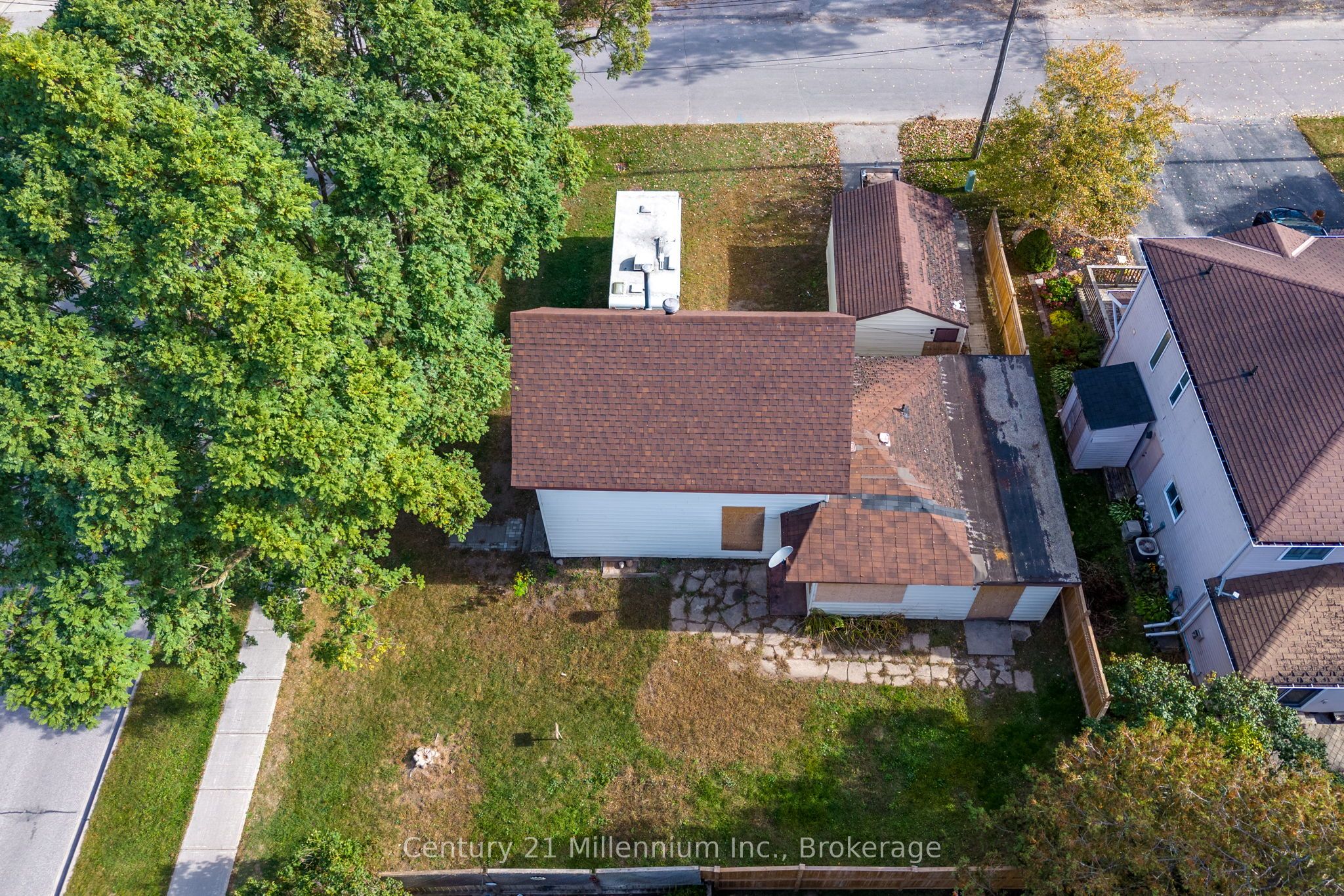 469 Robert Street Property Photo 16