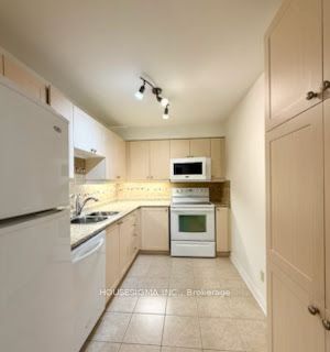 500 Mapleview Drive Property Photo 2