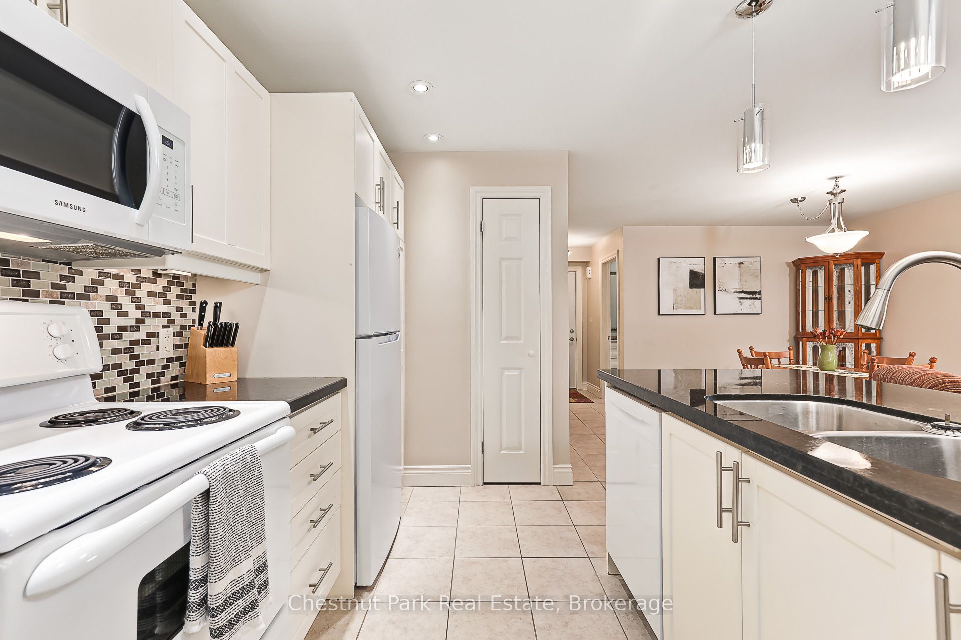 435 Walnut Street 206 Property Photo 16