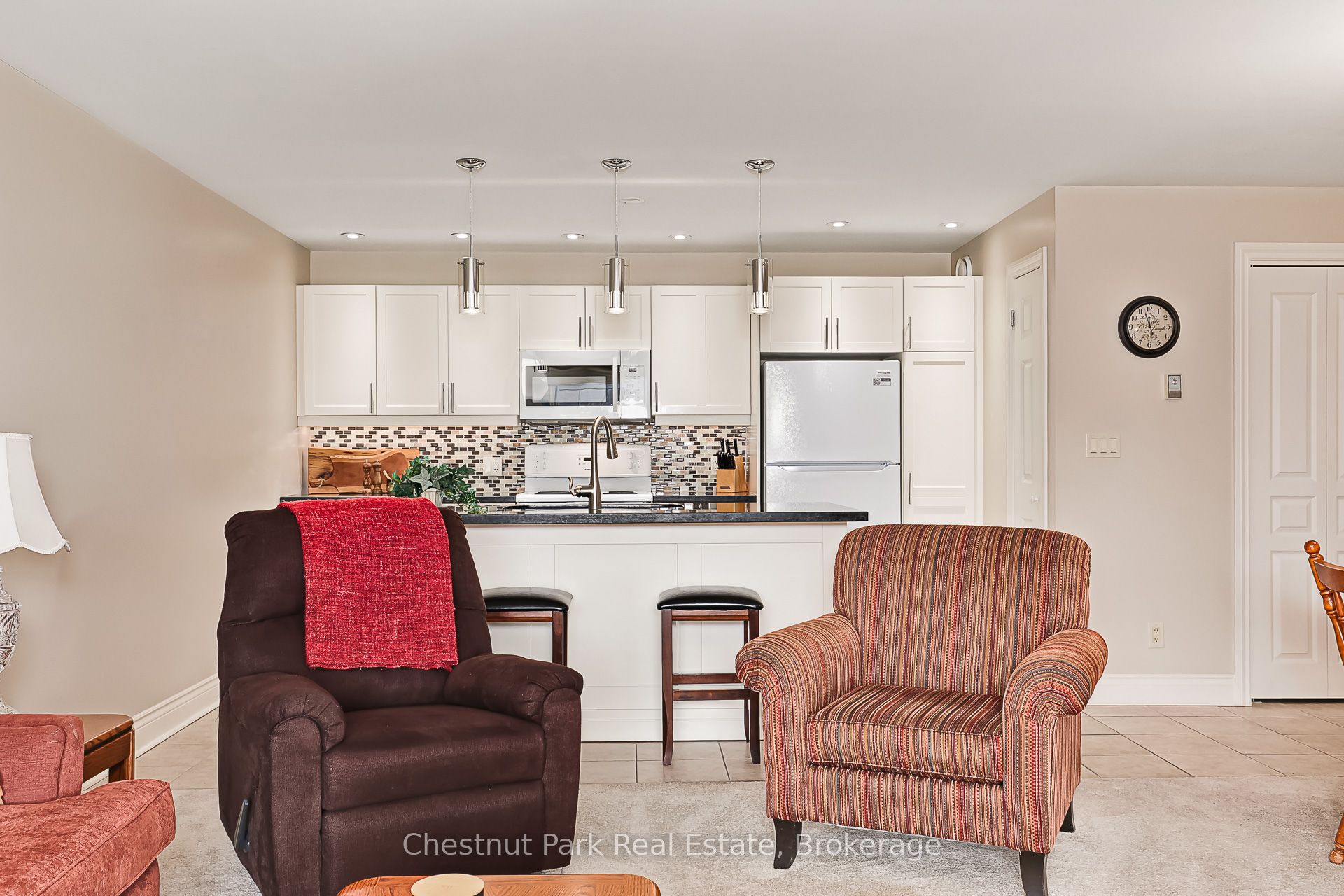 435 Walnut Street 206 Property Photo 21