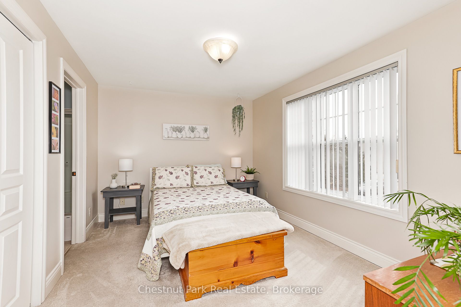 435 Walnut Street 206 Property Photo 24