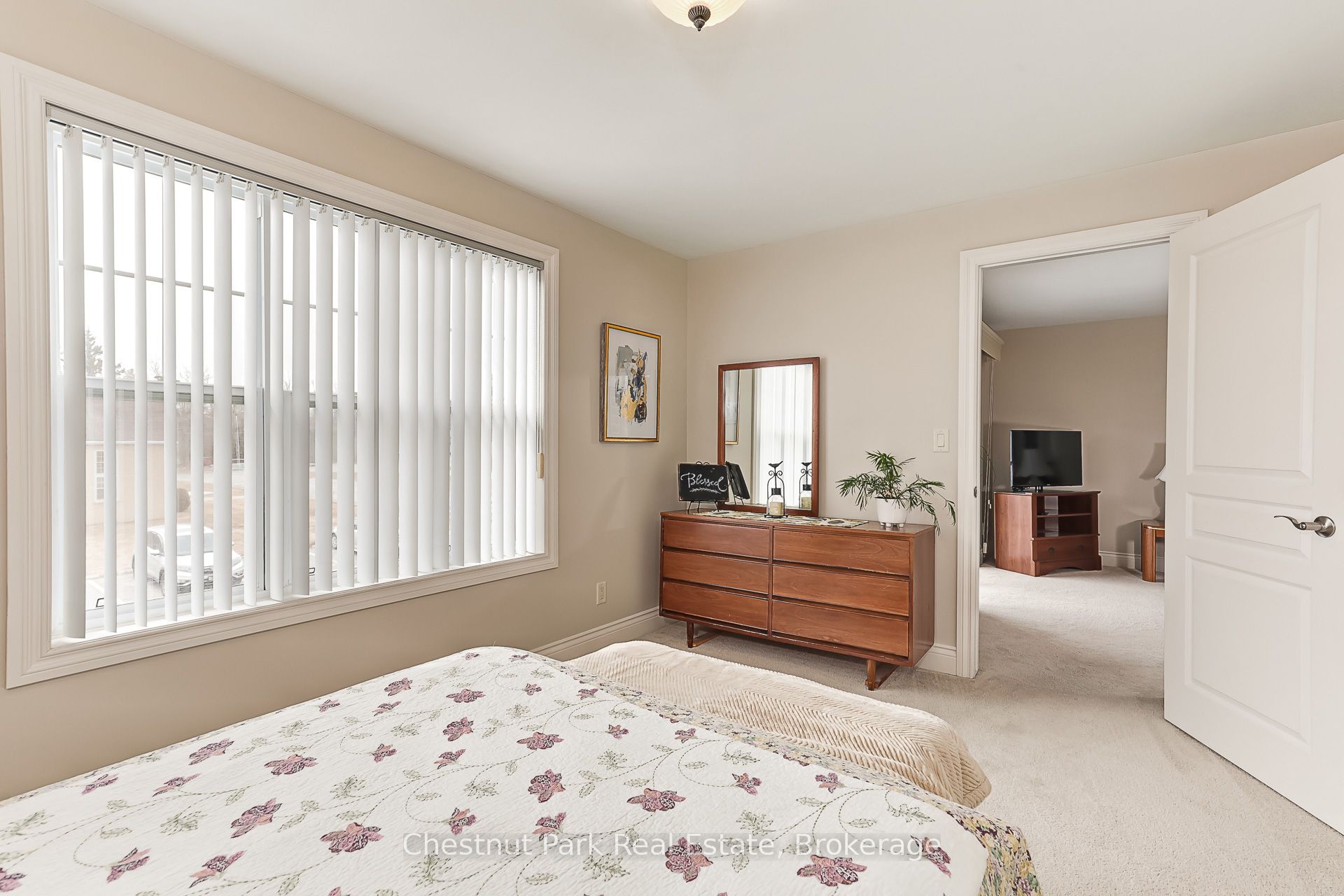 435 Walnut Street 206 Property Photo 26