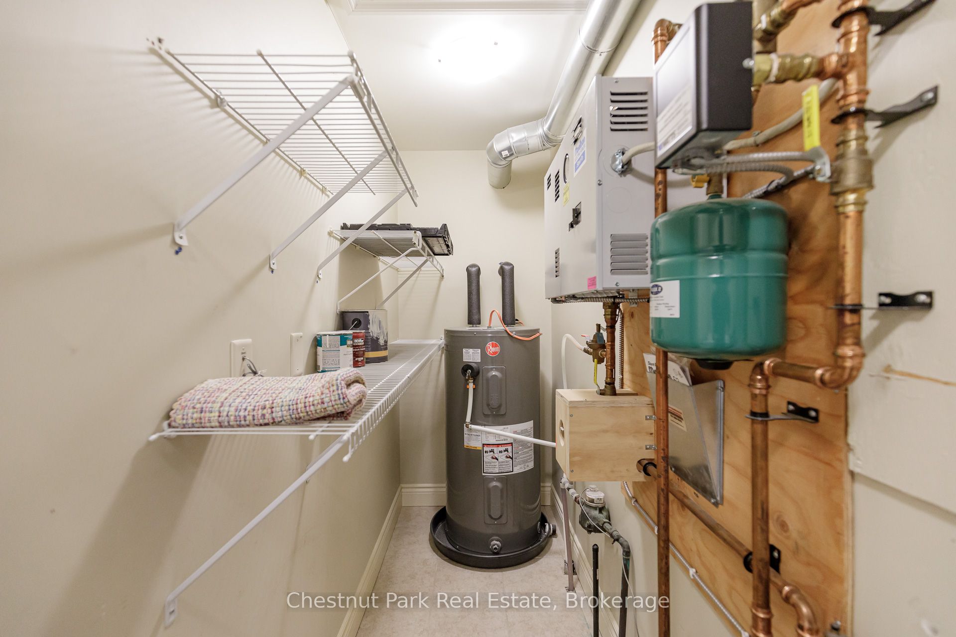 435 Walnut Street 206 Property Photo 31