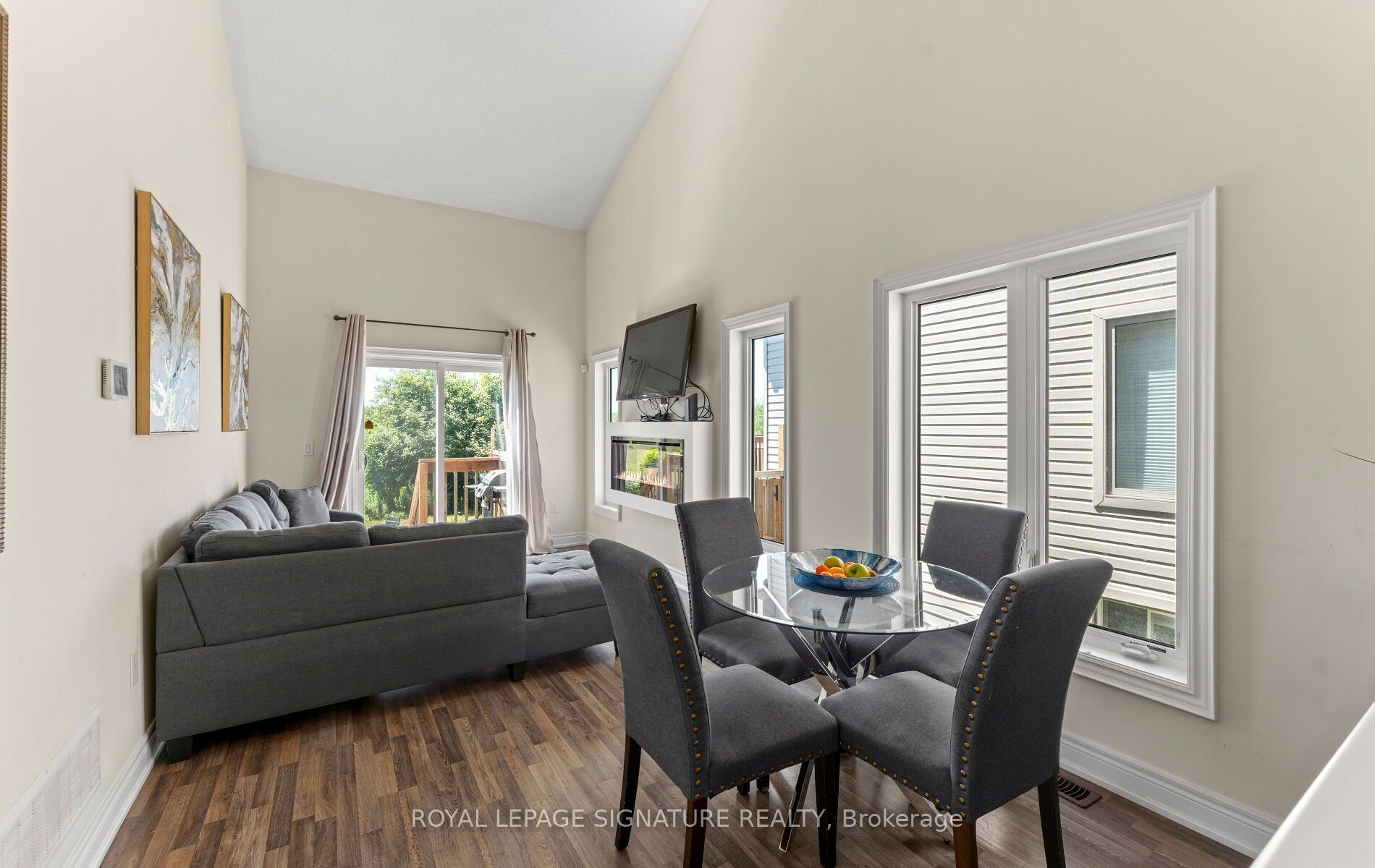 301 Atkinson Street Property Photo 11