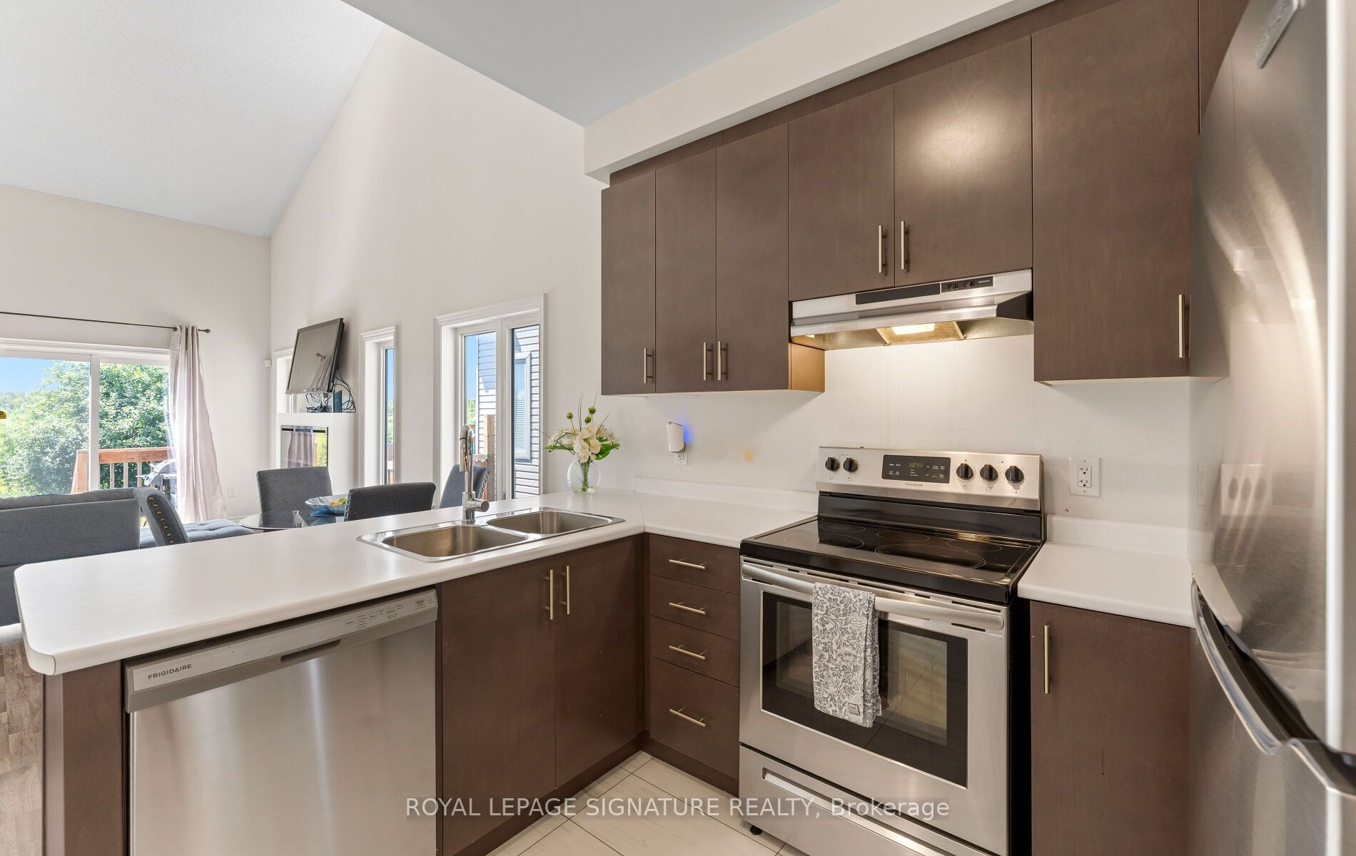 301 Atkinson Street Property Photo 19