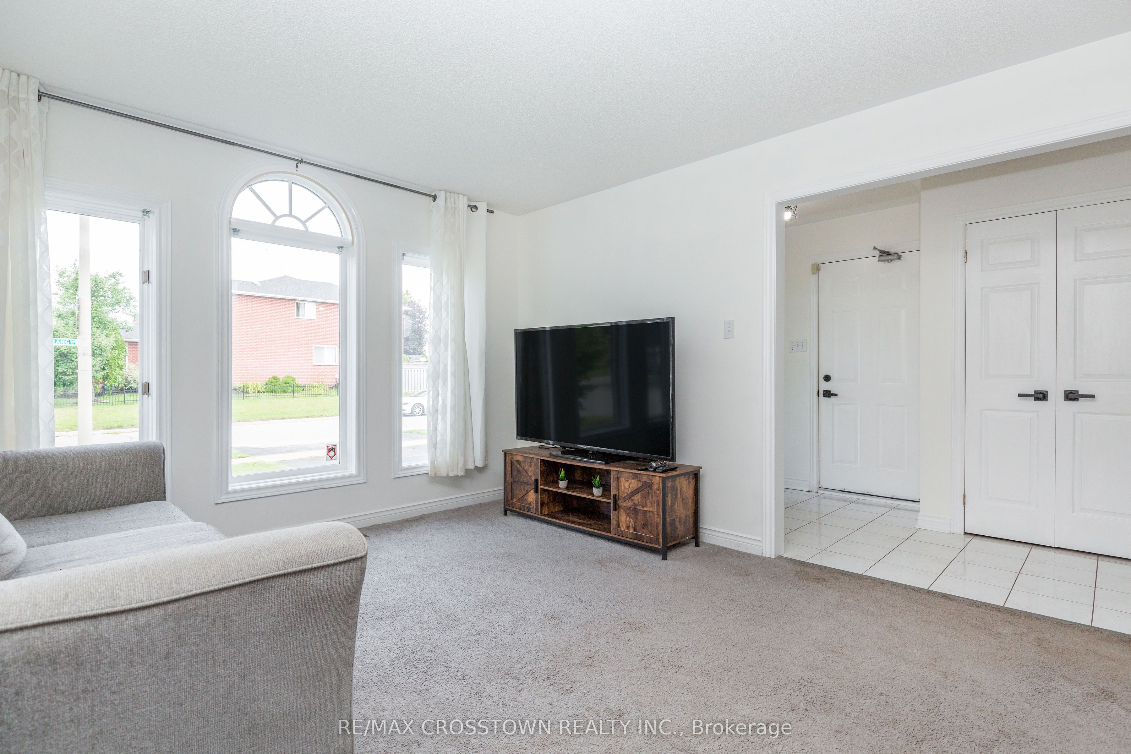 1 Lang Drive Property Photo 9