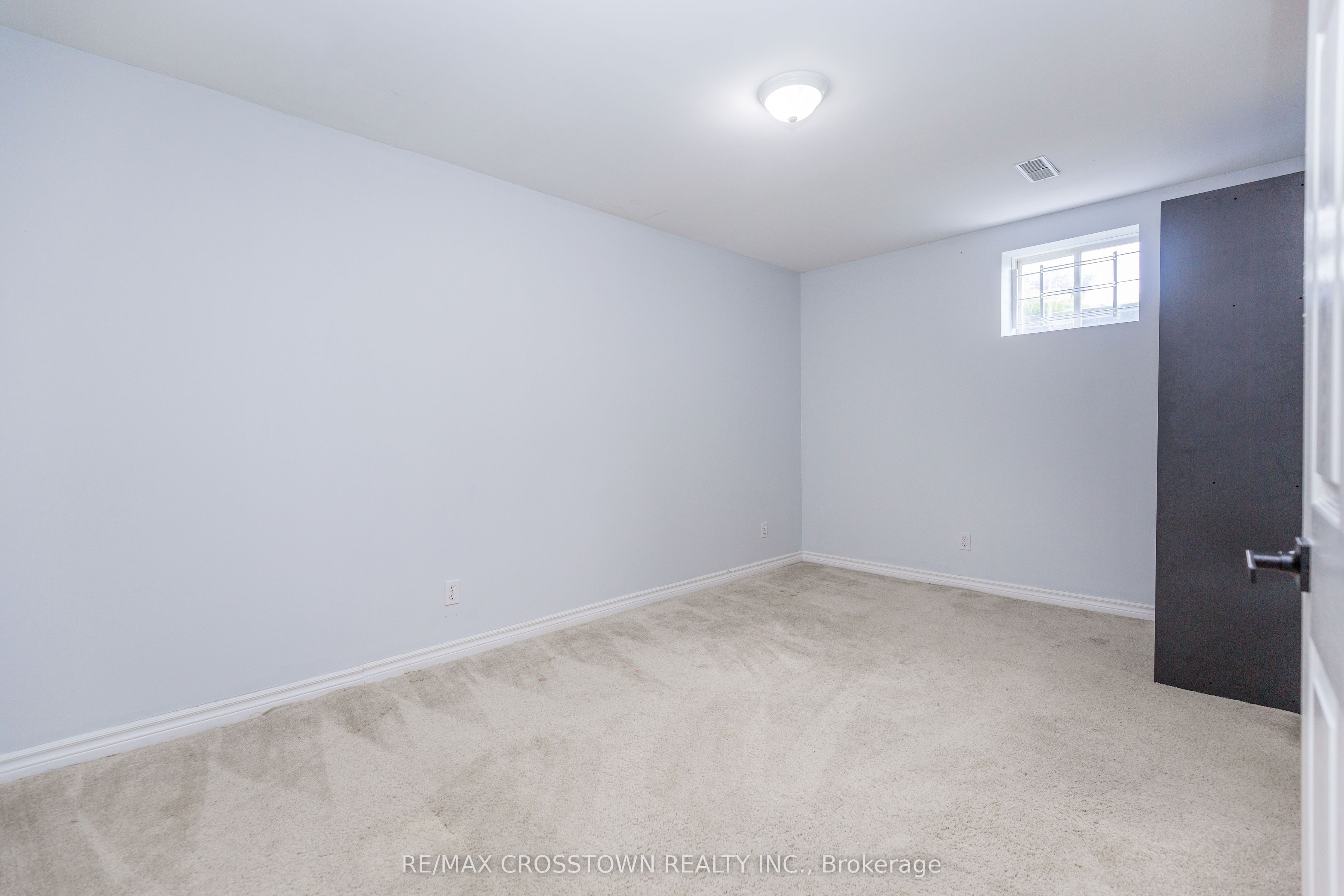 1 Lang Drive Property Photo 32