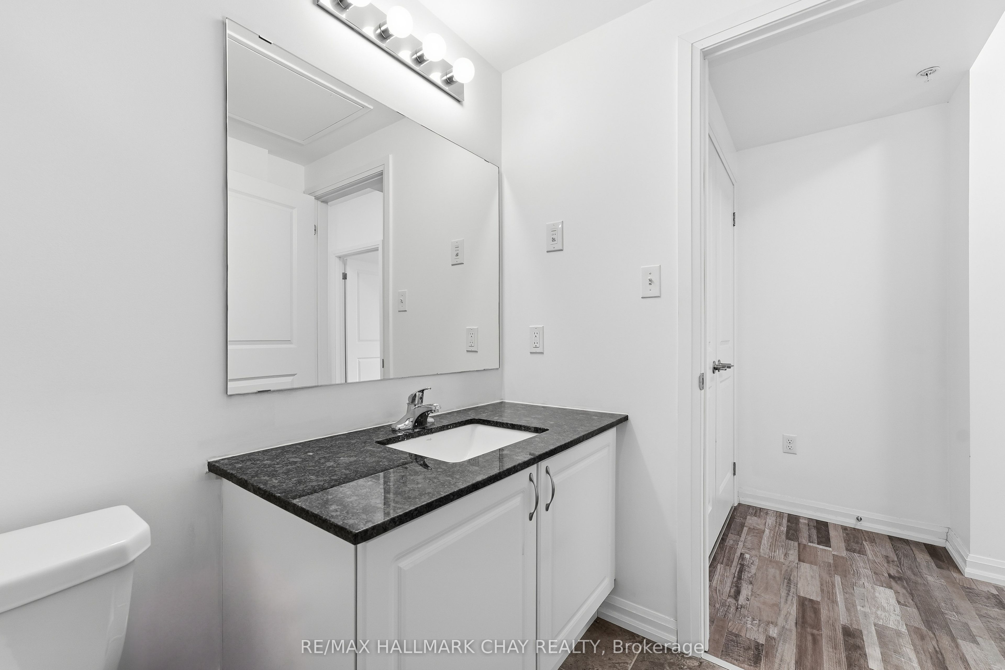 302 Essa Road 409 Property Photo 19