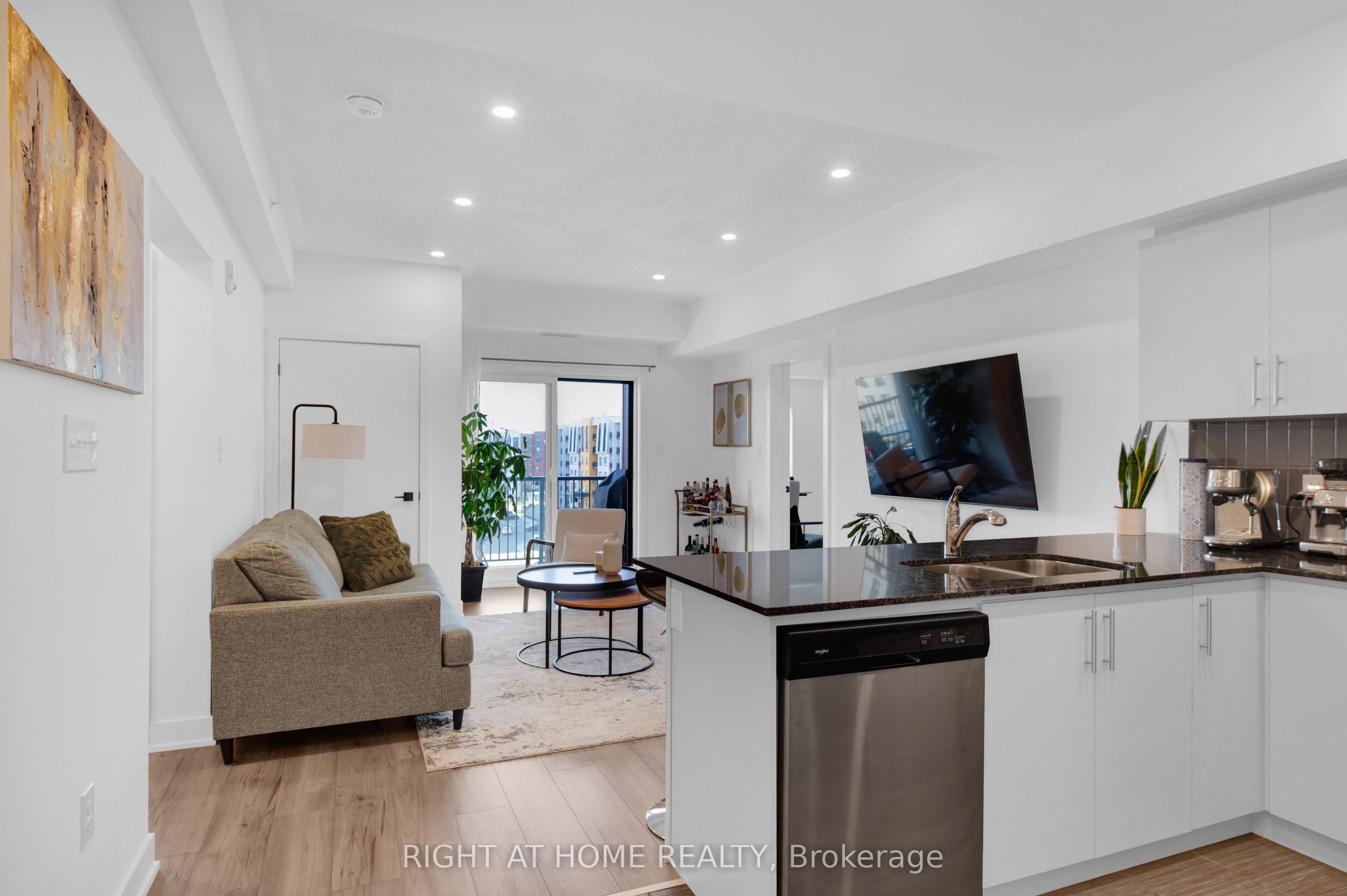 4 Spice Way 507 Property Photo 8
