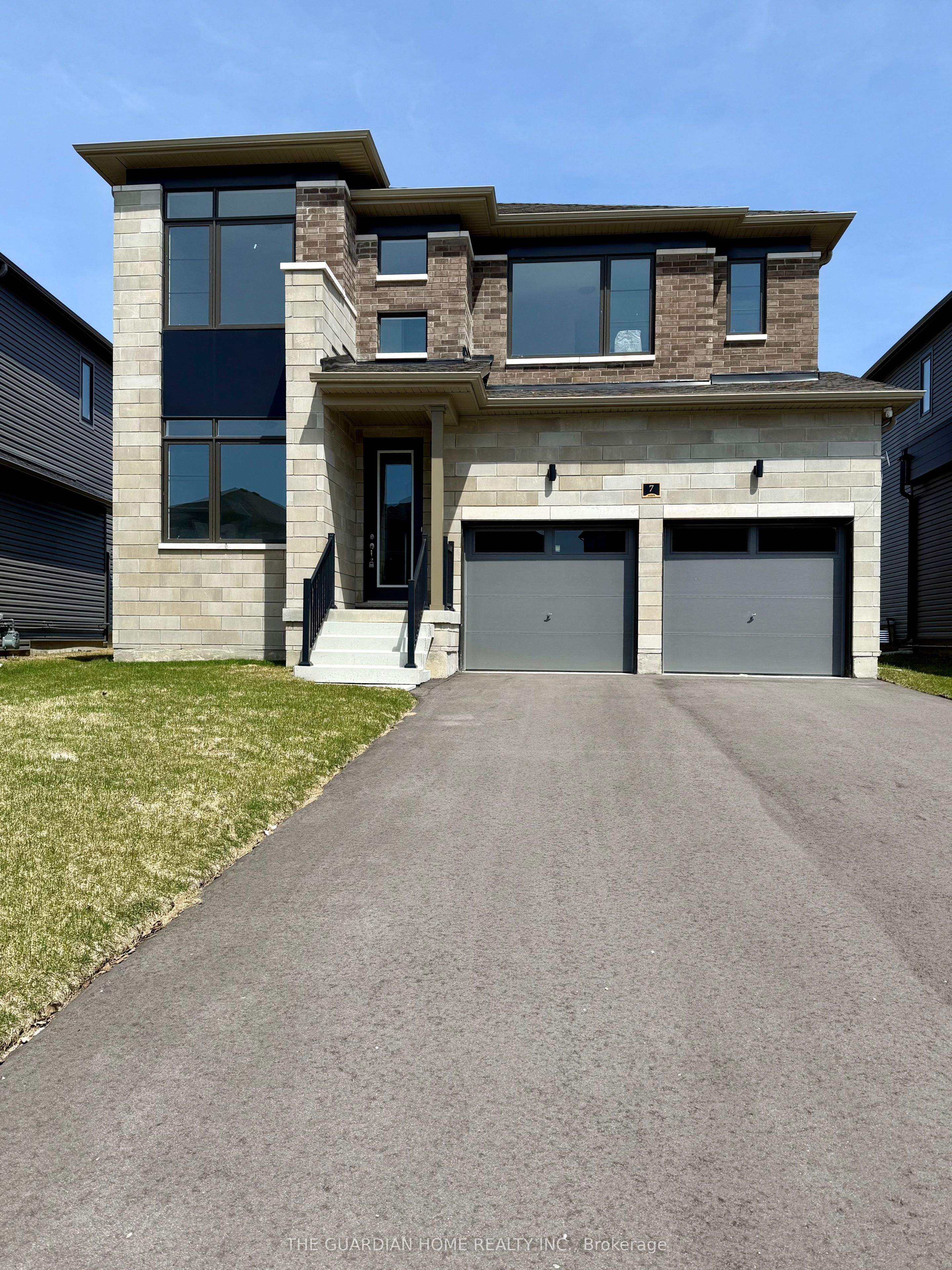 7 Tran Street Property Photo 1