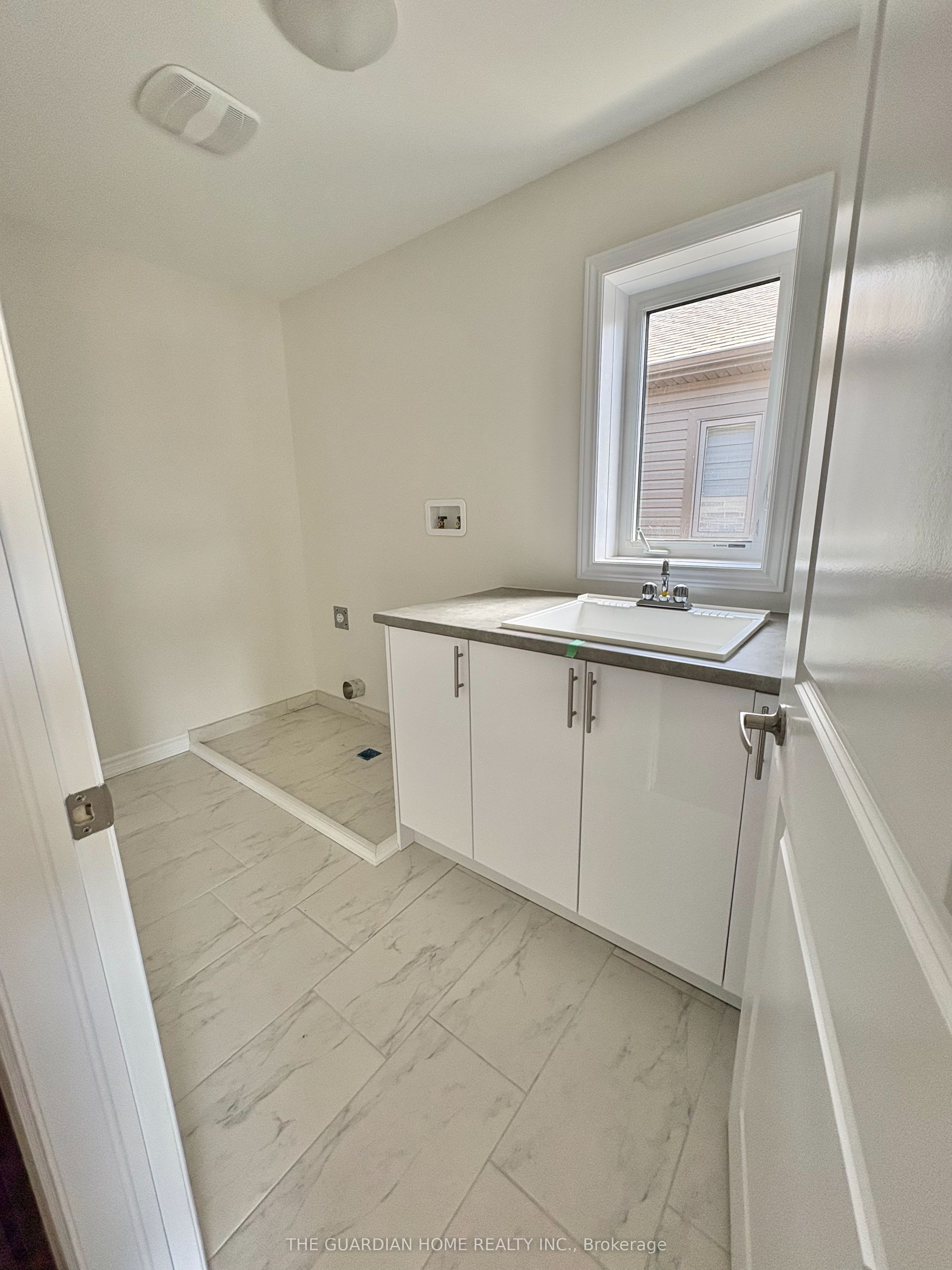7 Tran Street Property Photo 21