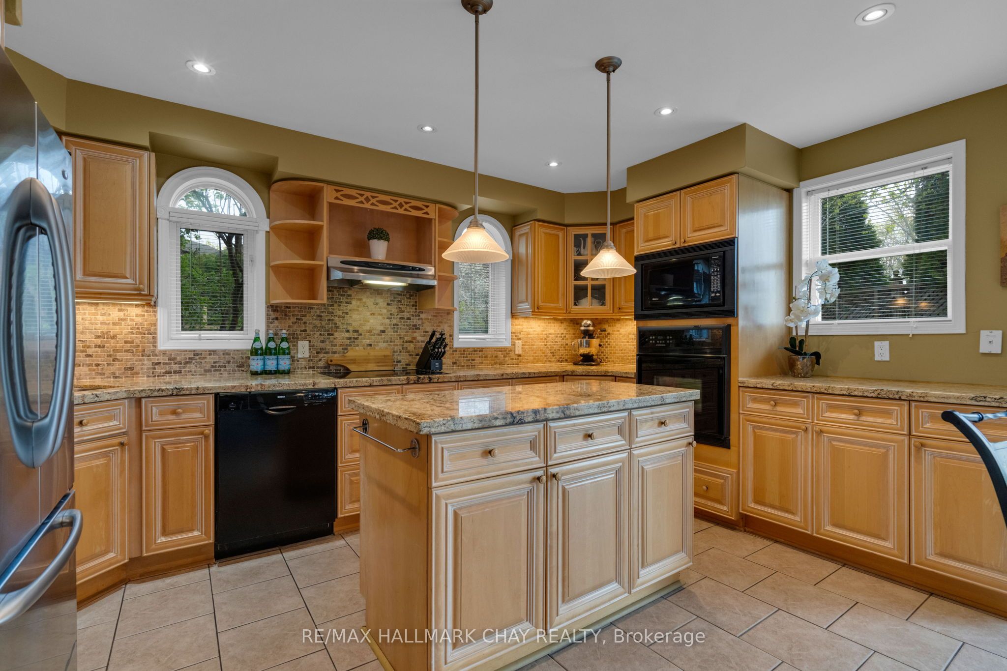 34 Crompton Drive Property Photo 8