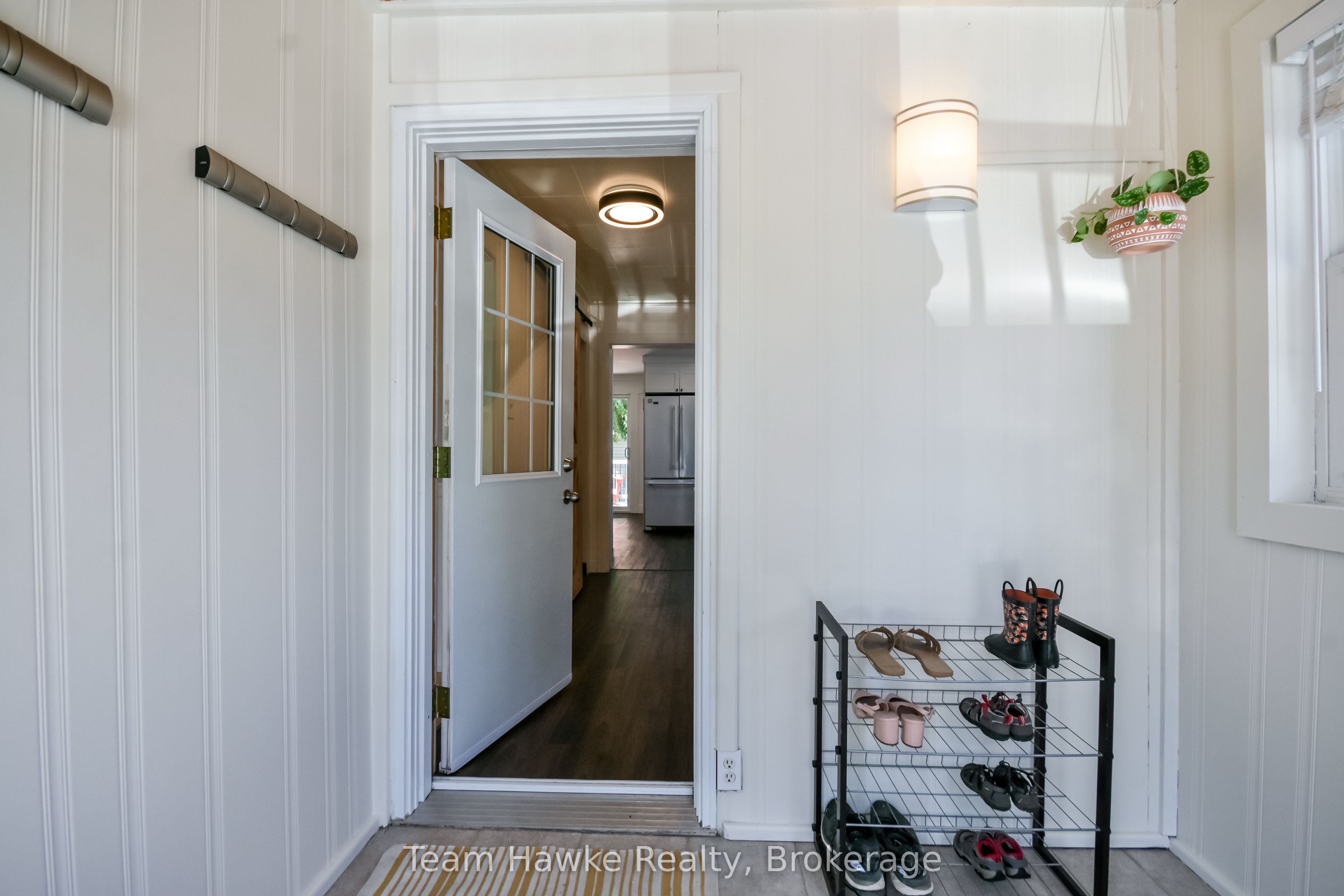 346 Yonge Street Property Photo 6
