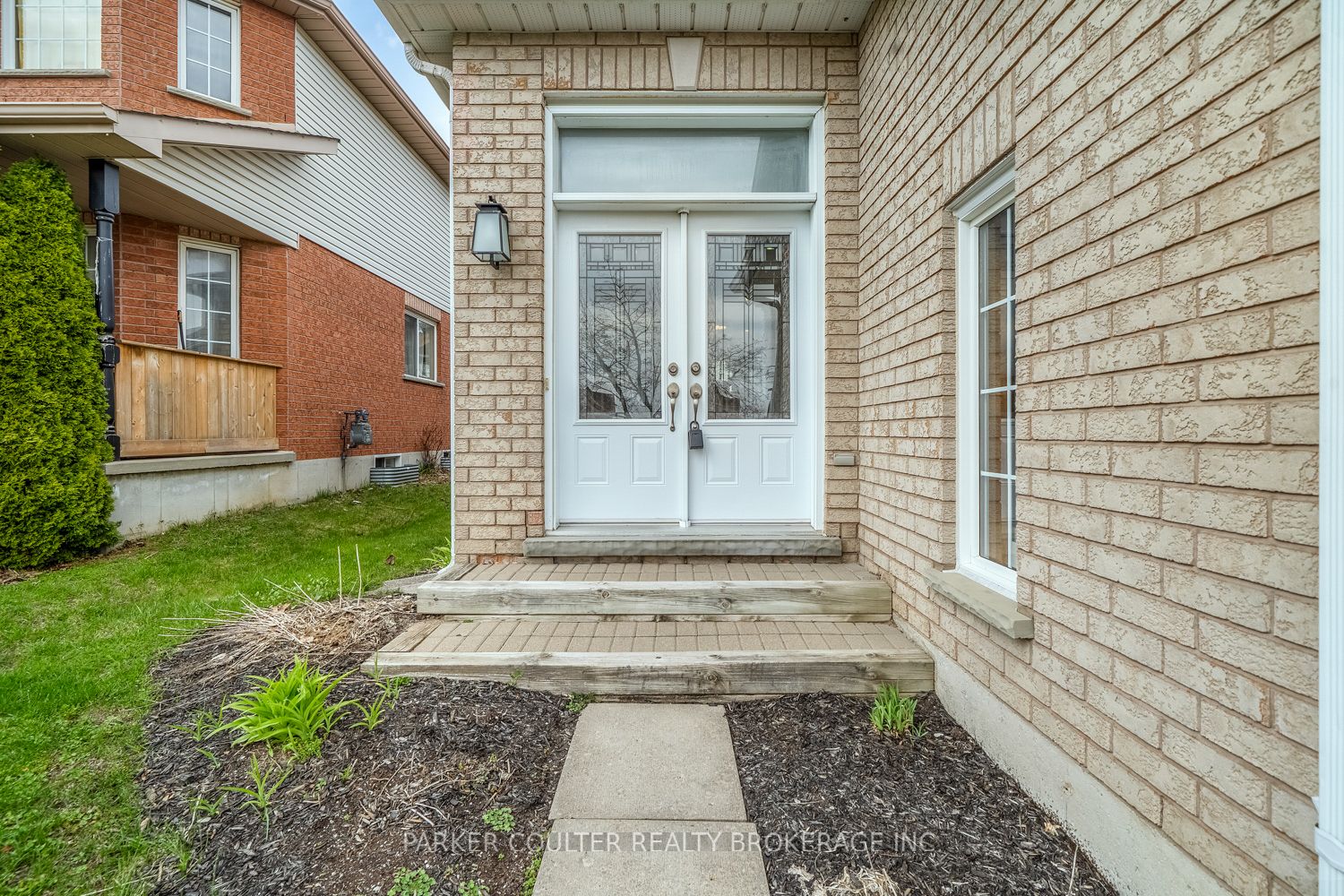 216 Mapleton Avenue Property Photo 2