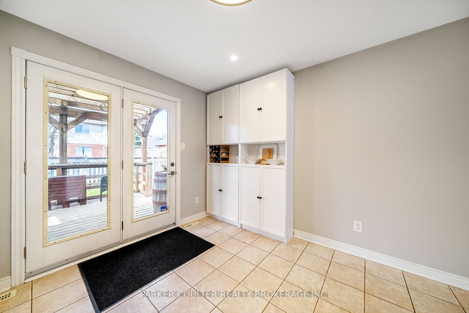 216 Mapleton Avenue Property Photo 12