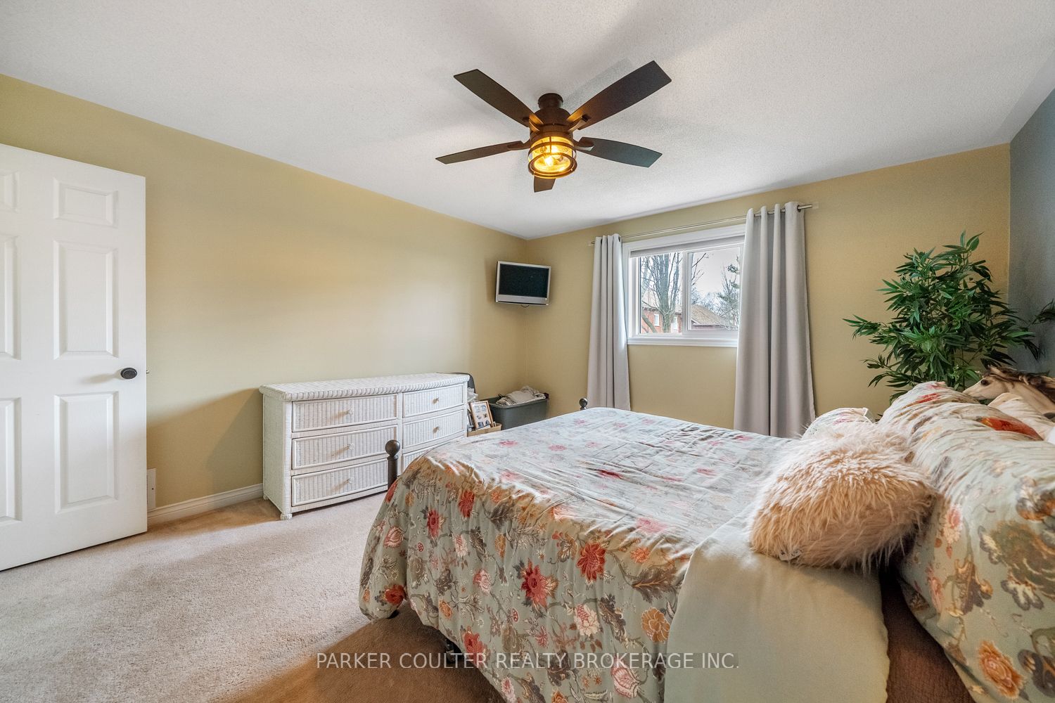 216 Mapleton Avenue Property Photo 26