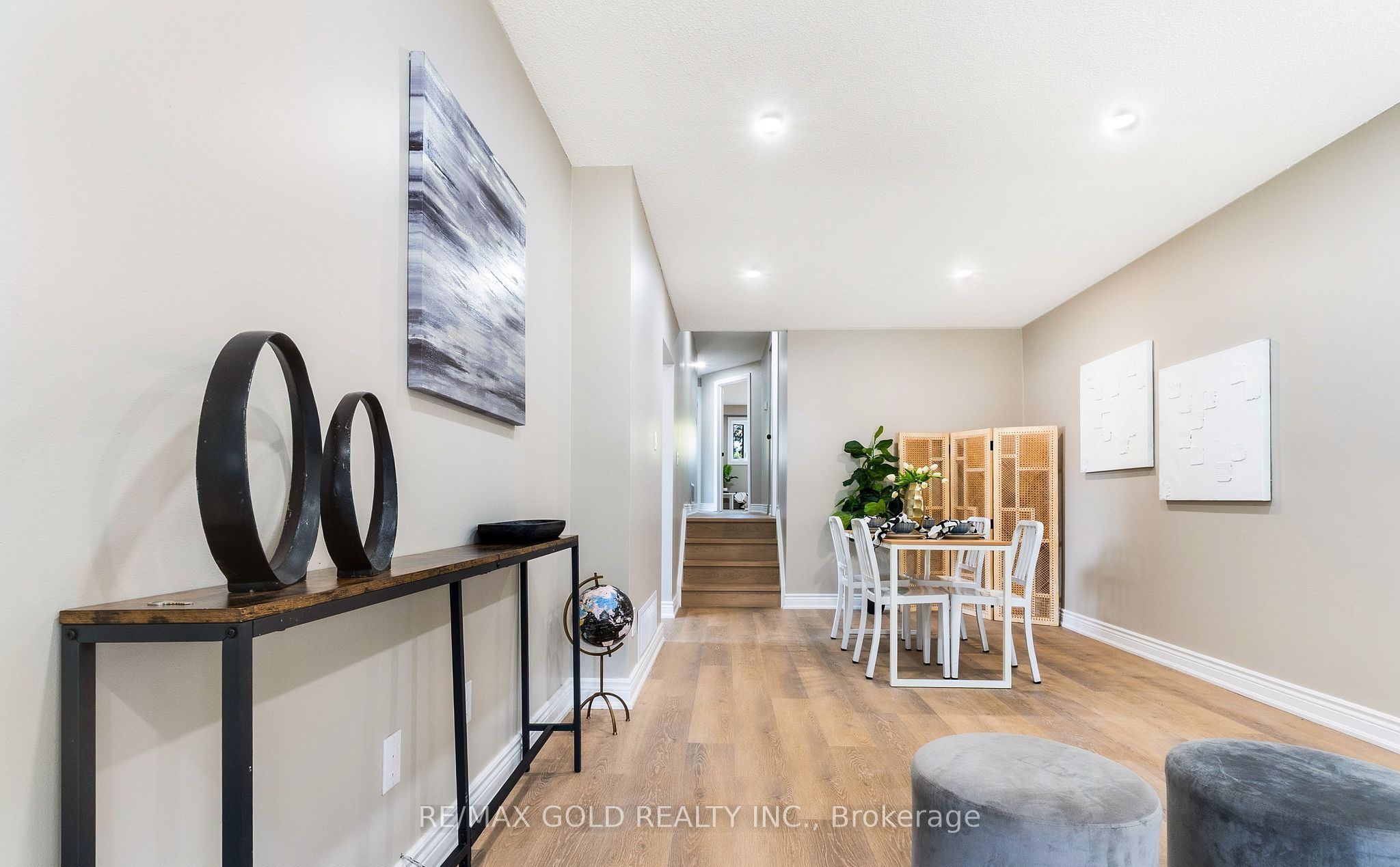 27 Sylvia Street Property Photo 1