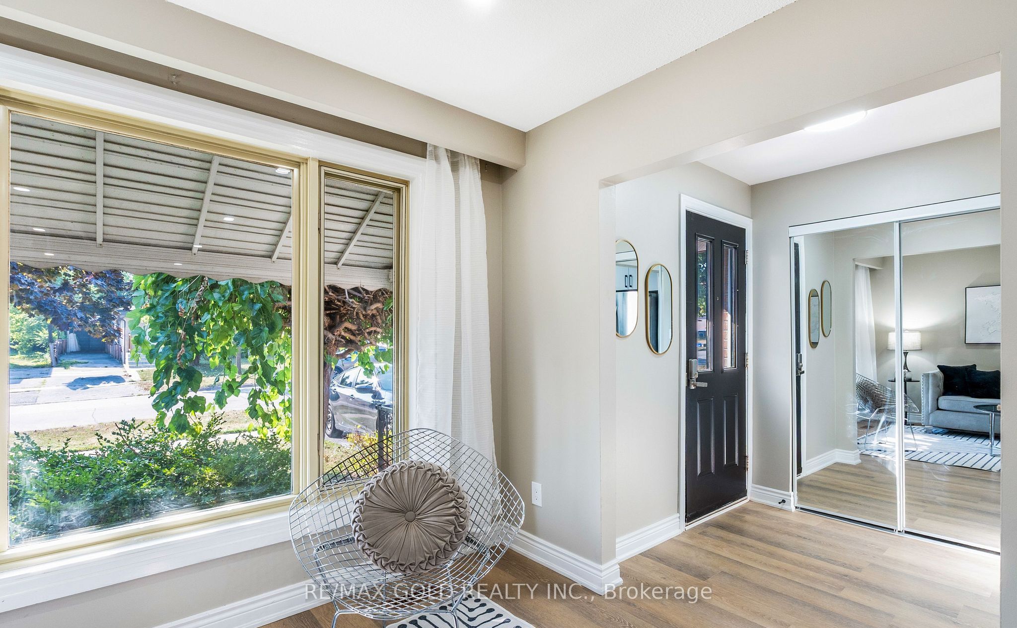 27 Sylvia Street Property Photo 9