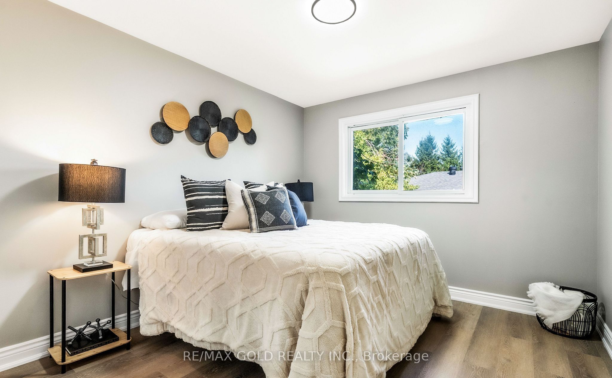 27 Sylvia Street Property Photo 16