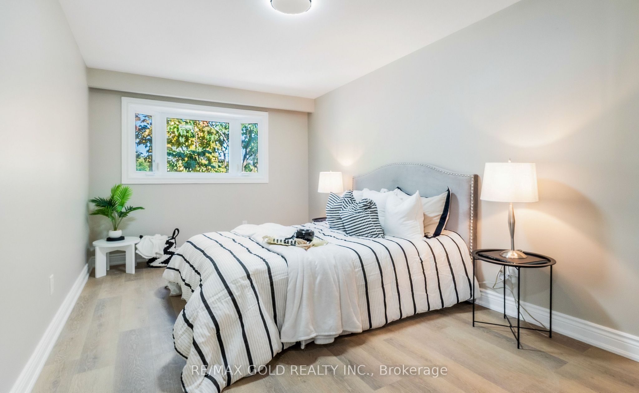 27 Sylvia Street Property Photo 21