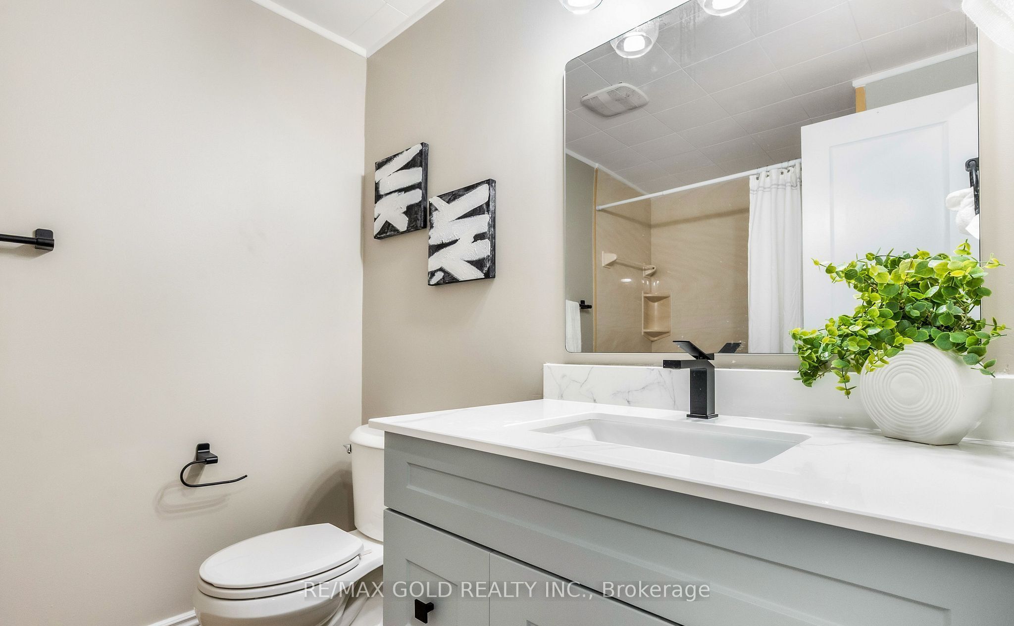 27 Sylvia Street Property Photo 23