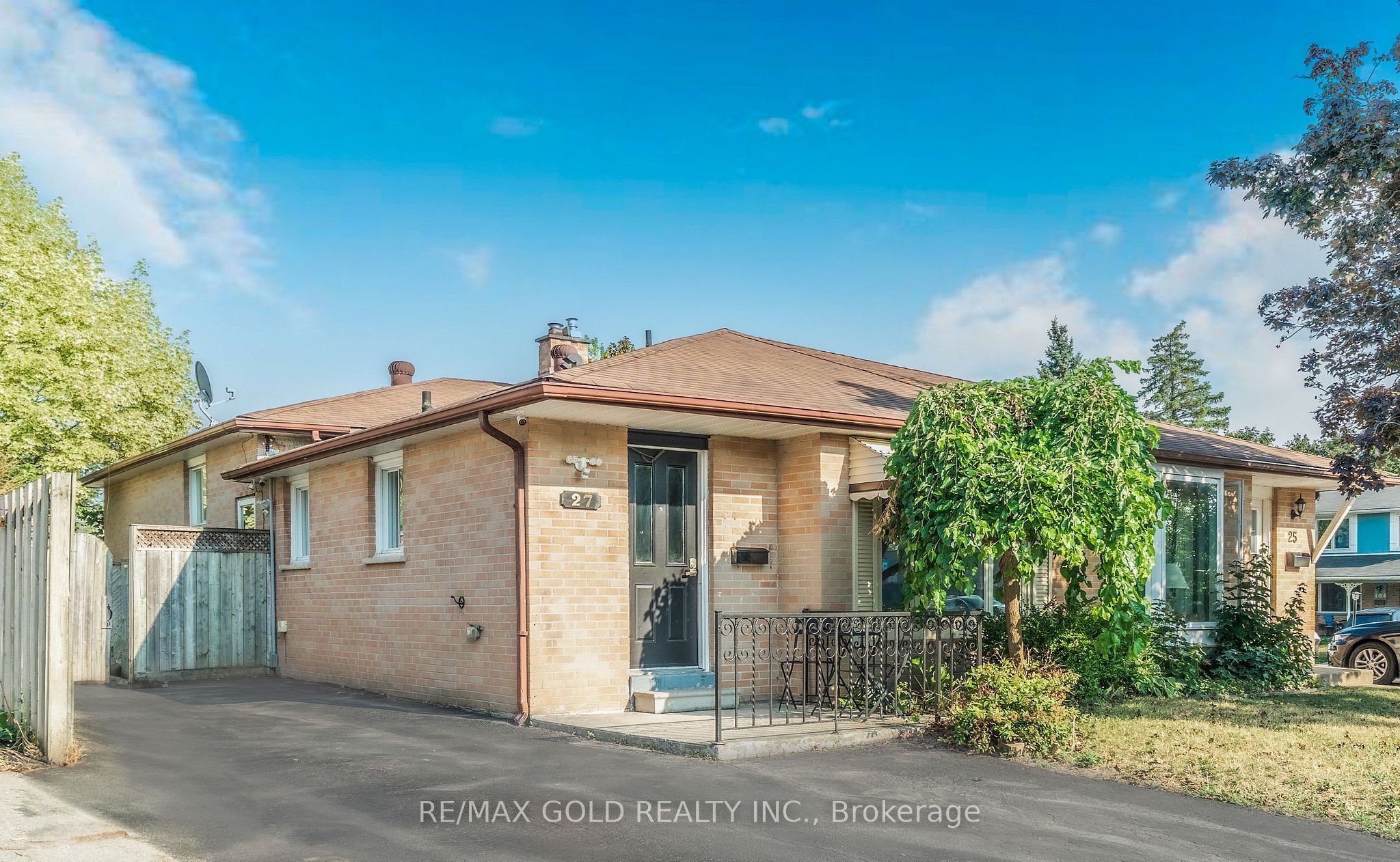 27 Sylvia Street Property Photo 25