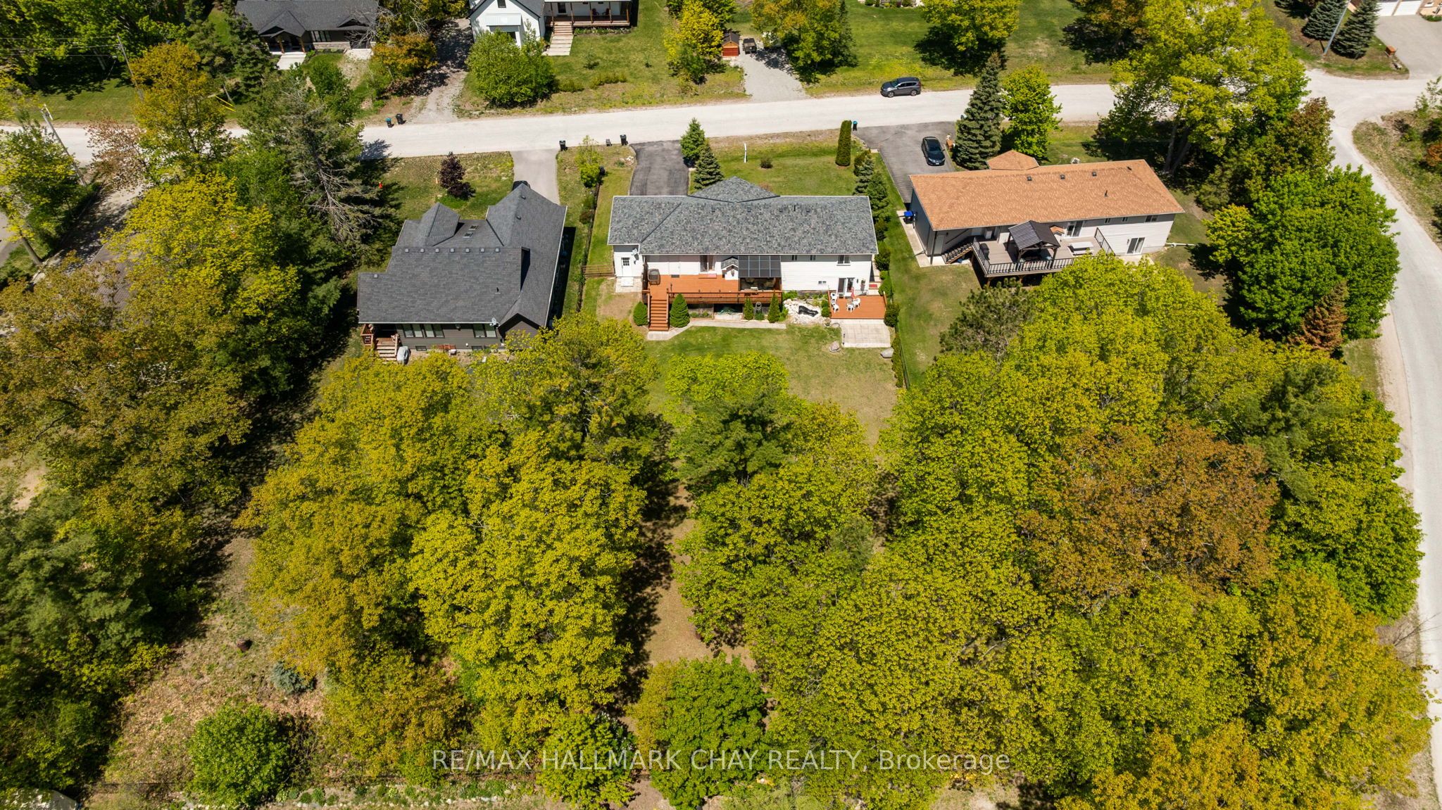 29 Foliage Drive Property Photo 4