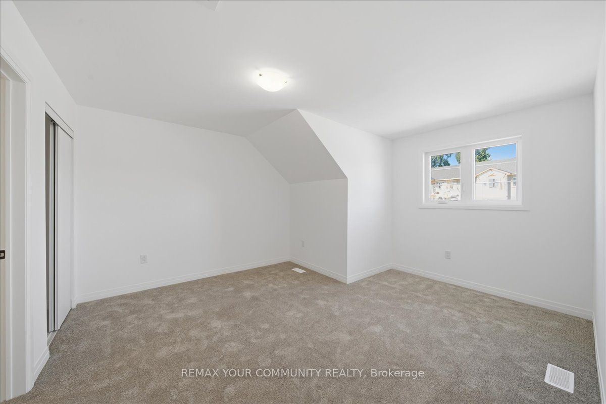 26 Flan Boulevard Property Photo 10
