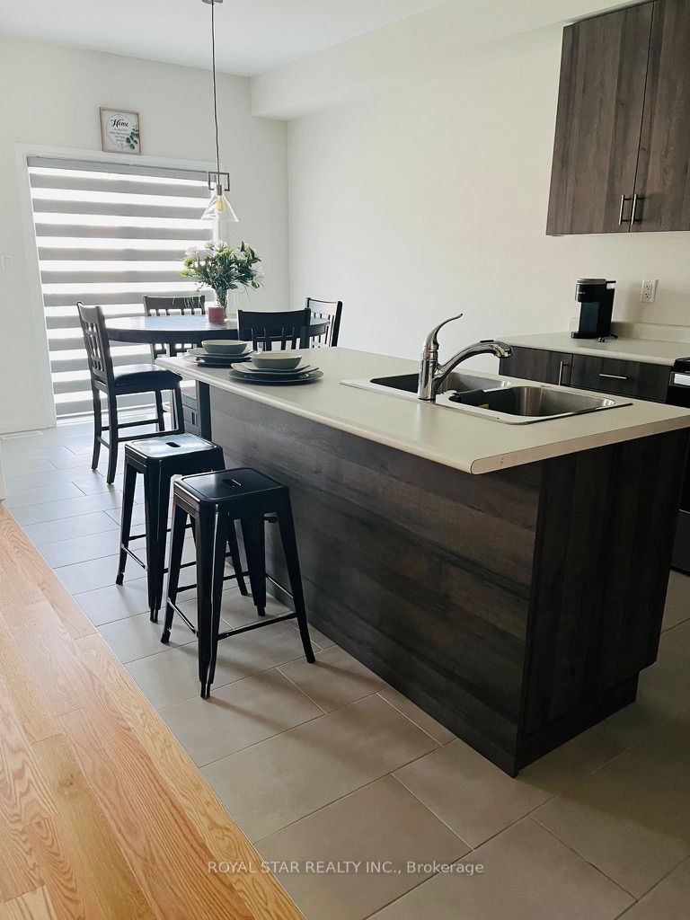 7 Federica Crescent Property Photo 5