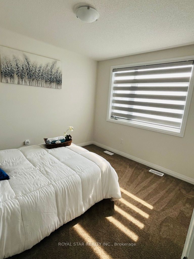 7 Federica Crescent Property Photo 9