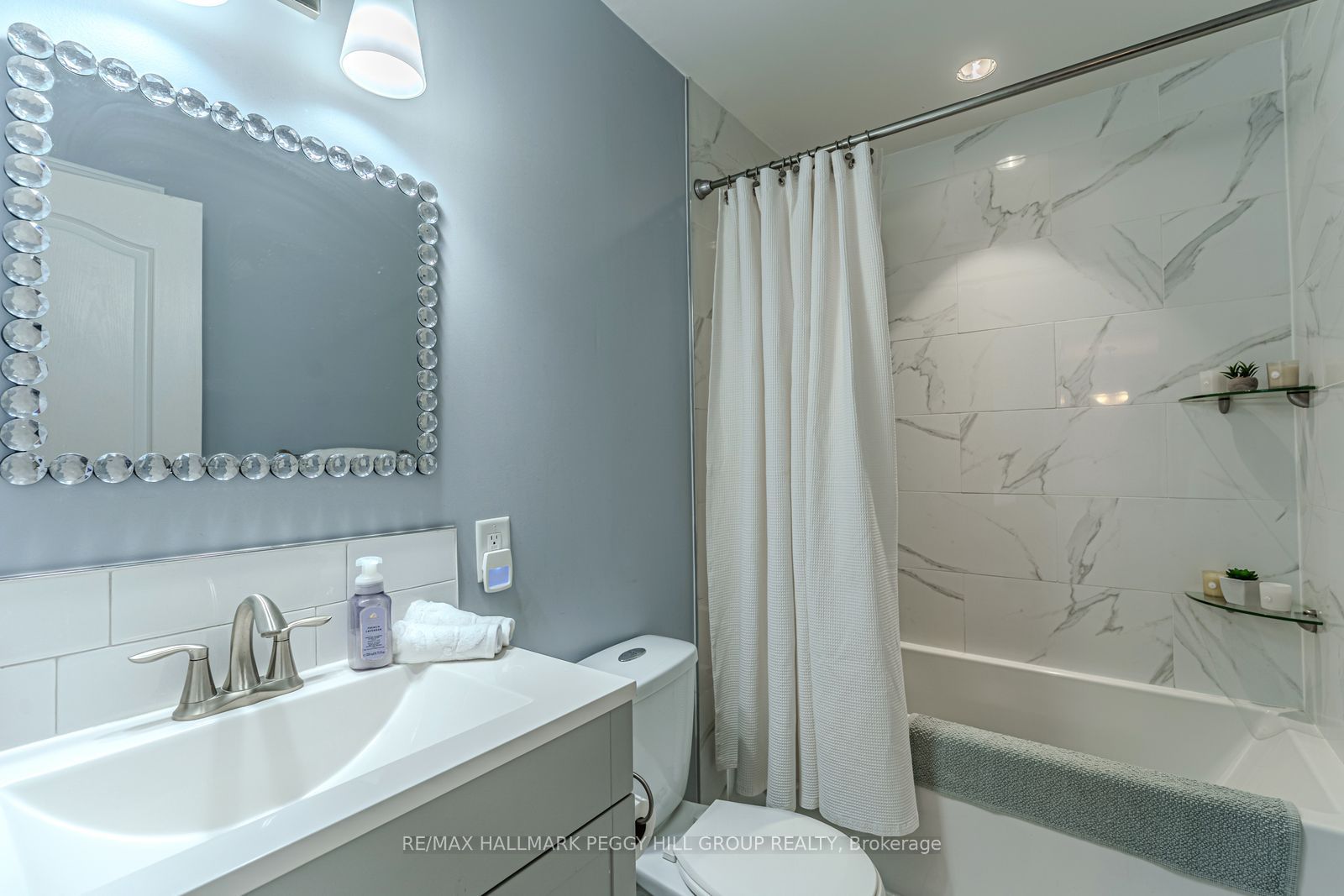 2 Mills Circle Property Photo 12