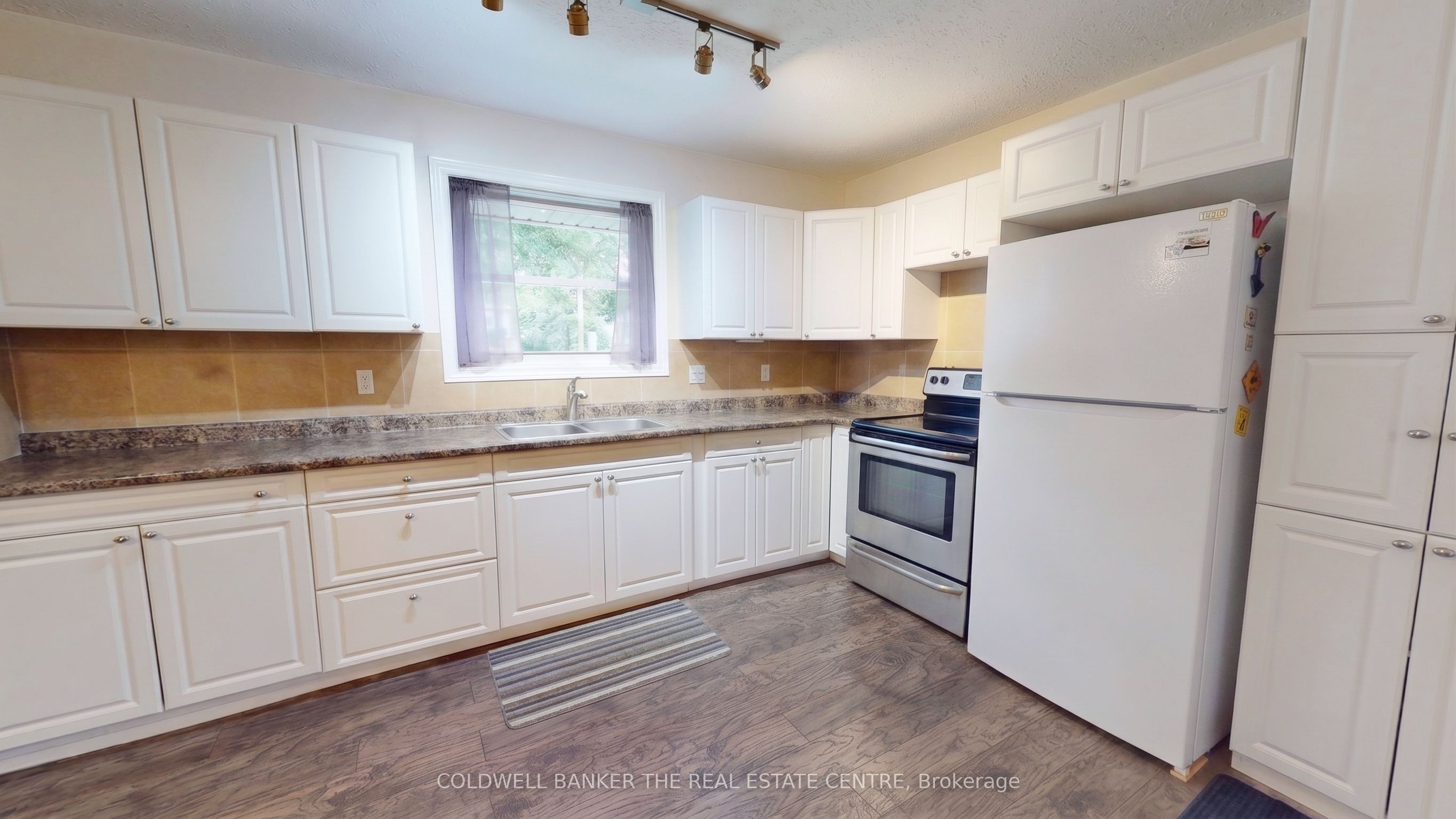 17 Courtland Street Property Photo 7