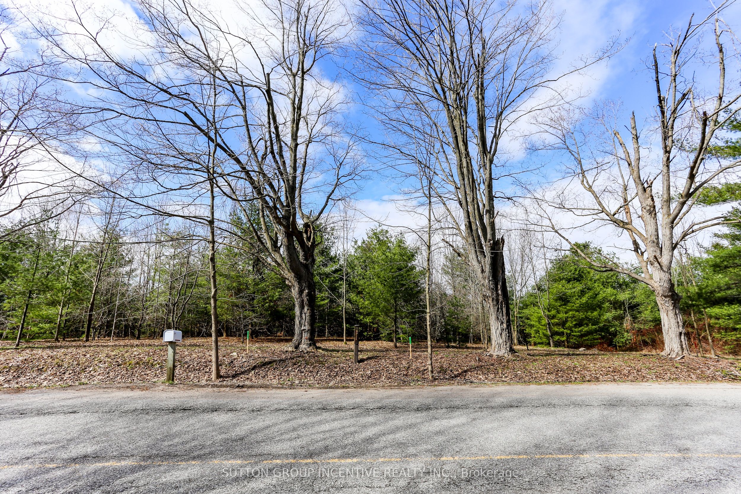 2790 Old Second Road S Property Photo 14