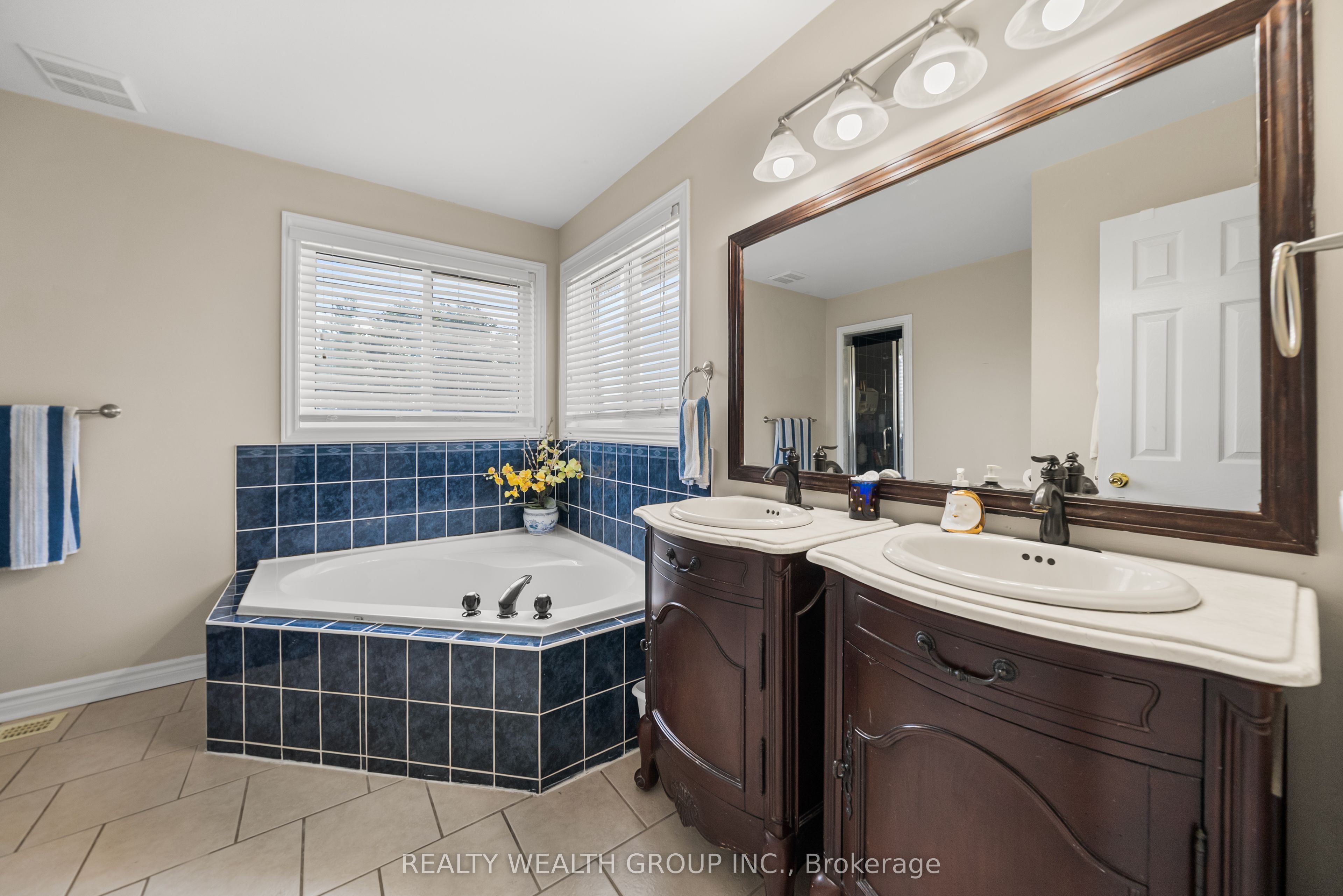 32 Reynolds Lane Property Photo 22