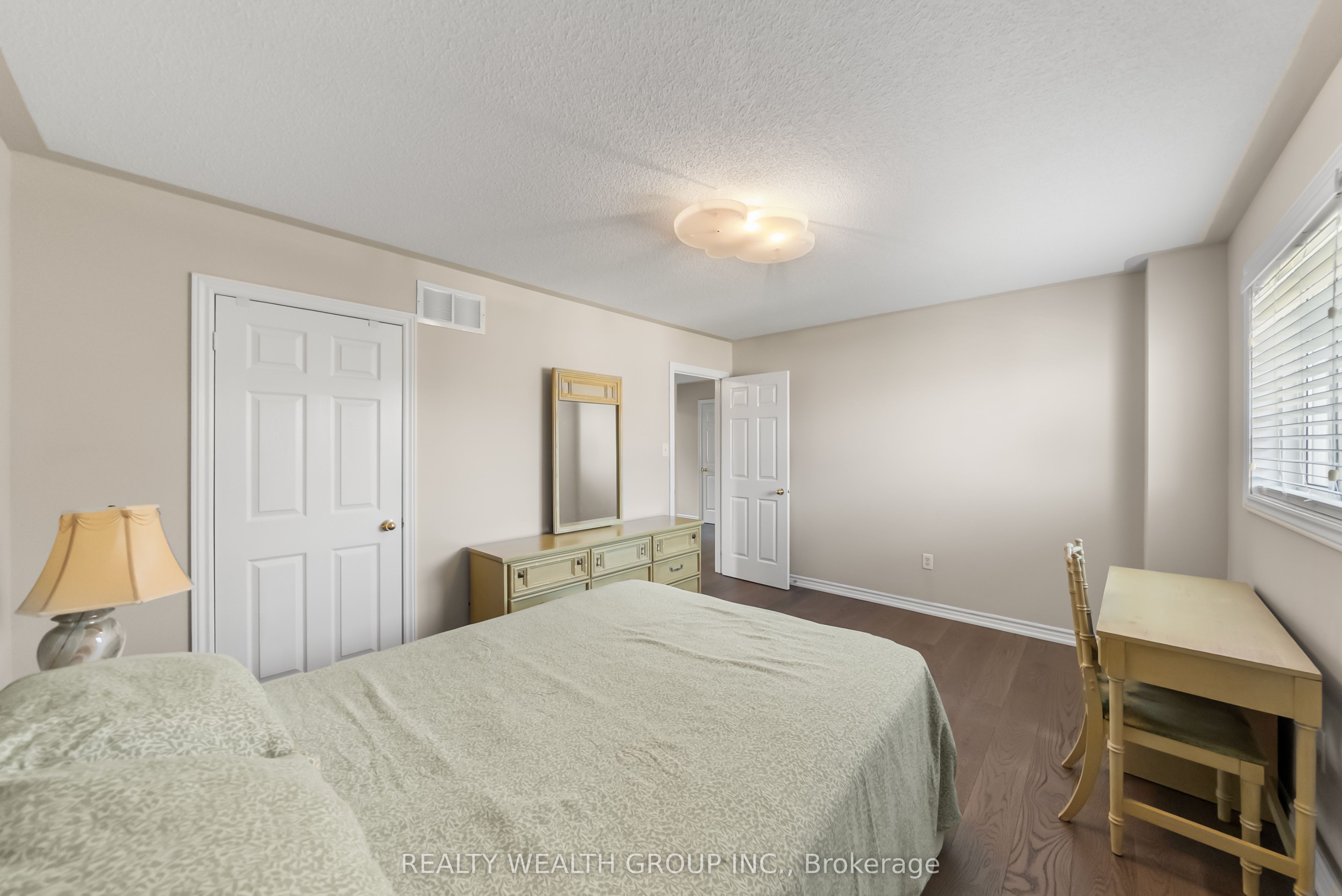 32 Reynolds Lane Property Photo 25