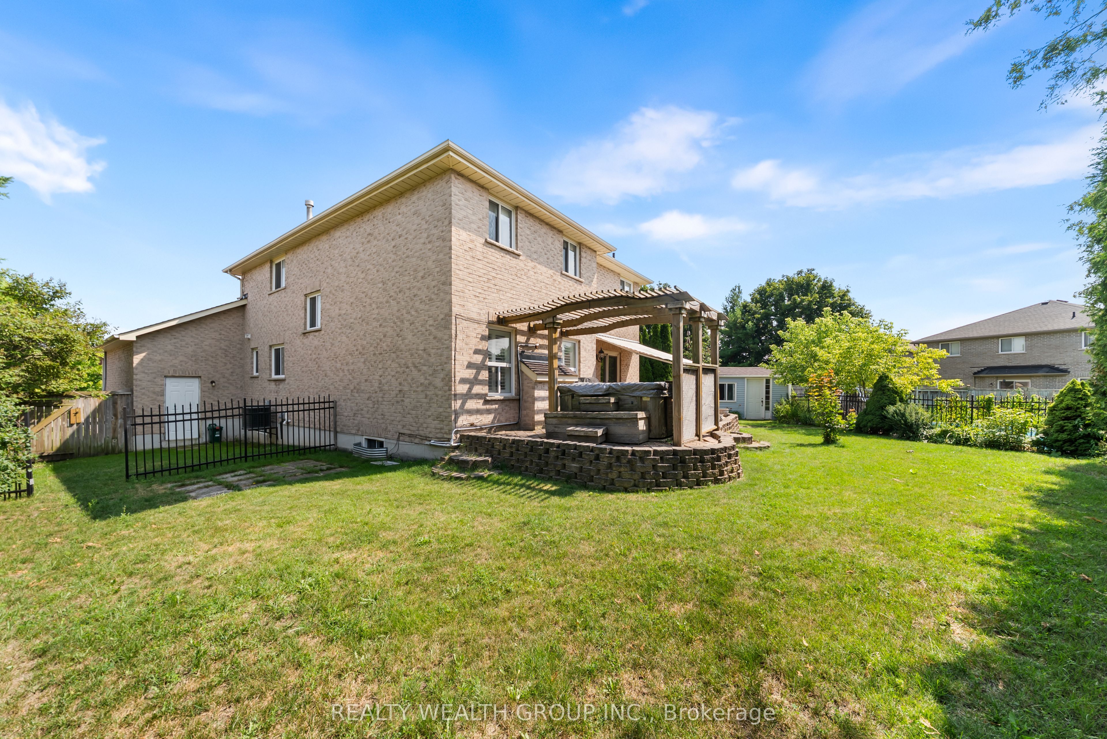 32 Reynolds Lane Property Photo 45