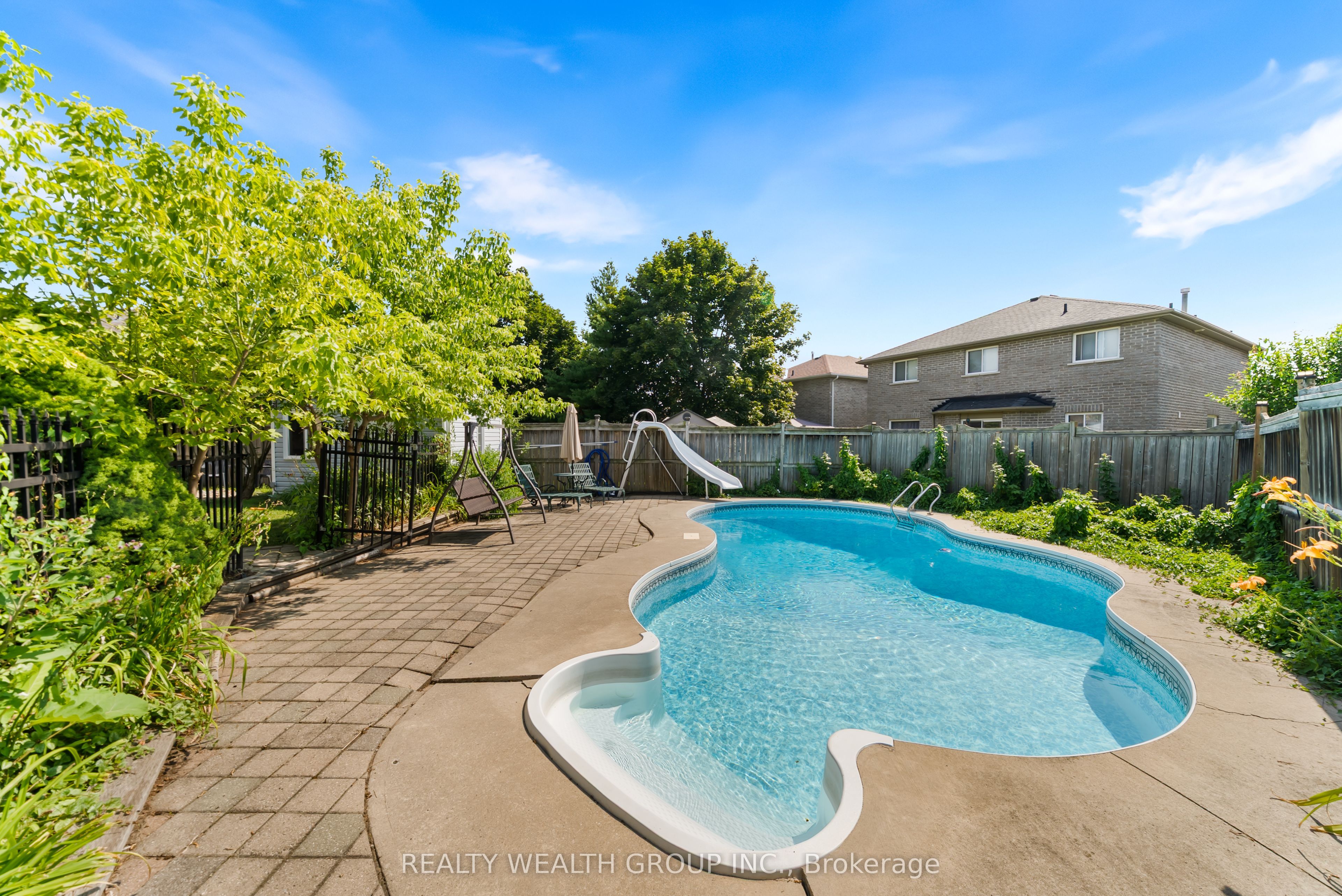 32 Reynolds Lane Property Photo 48