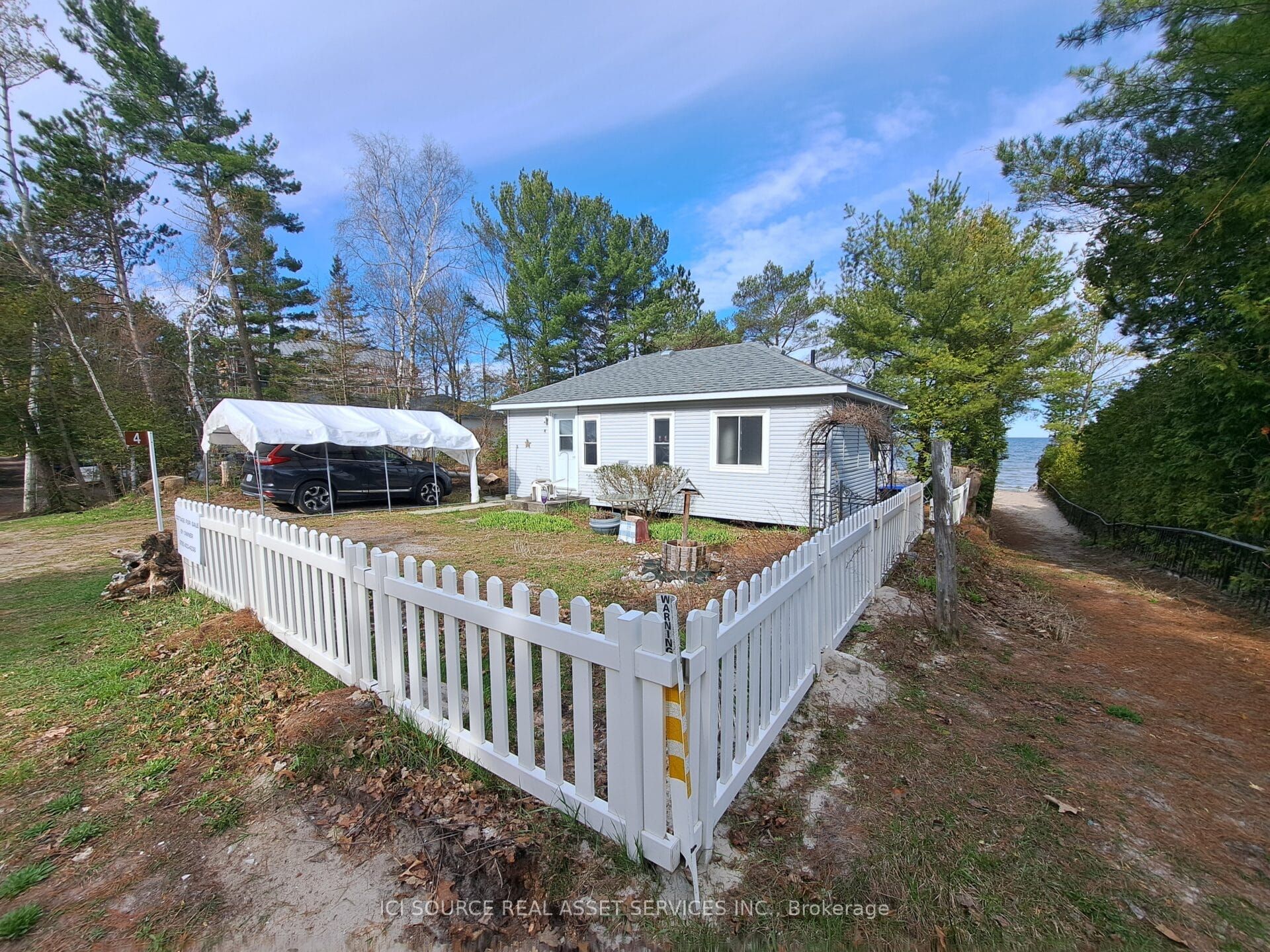 4 Pinewood Drive Property Photo 2
