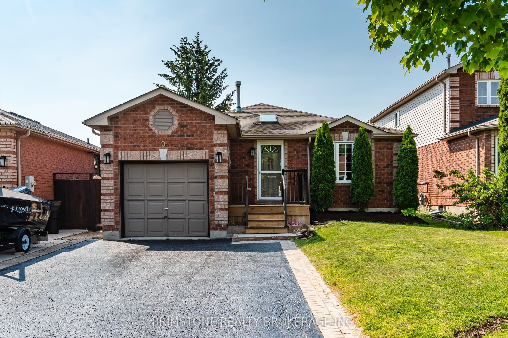 9 Holly Meadow Road Property Photo 1