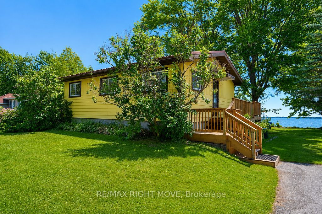 1525 Cunningham Crescent Property Photo 1