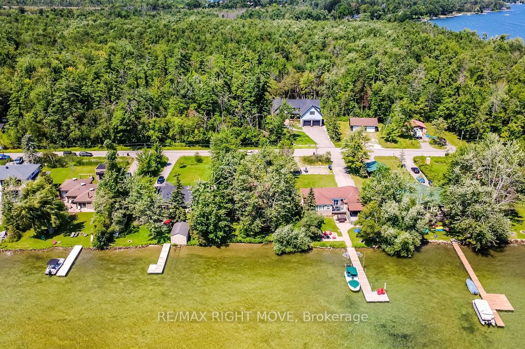 1525 Cunningham Crescent Property Photo 3