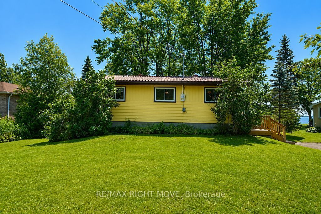 1525 Cunningham Crescent Property Photo 5